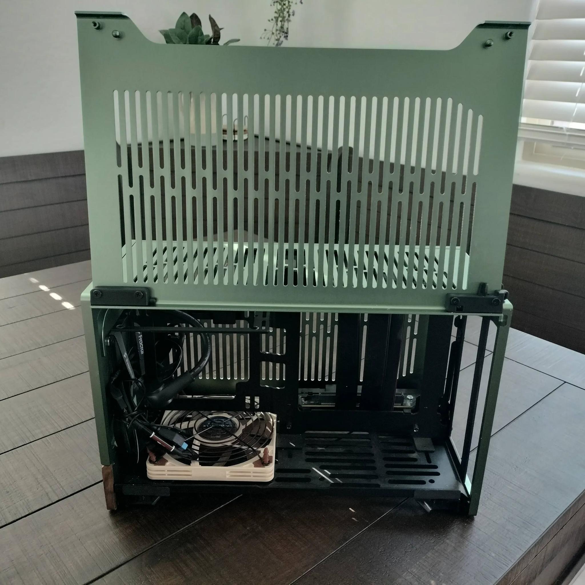 Fractal Design Terra Jade - Mini ITX Gaming case - [Noctua NF-A12x15 FLX included with Fan Guard]