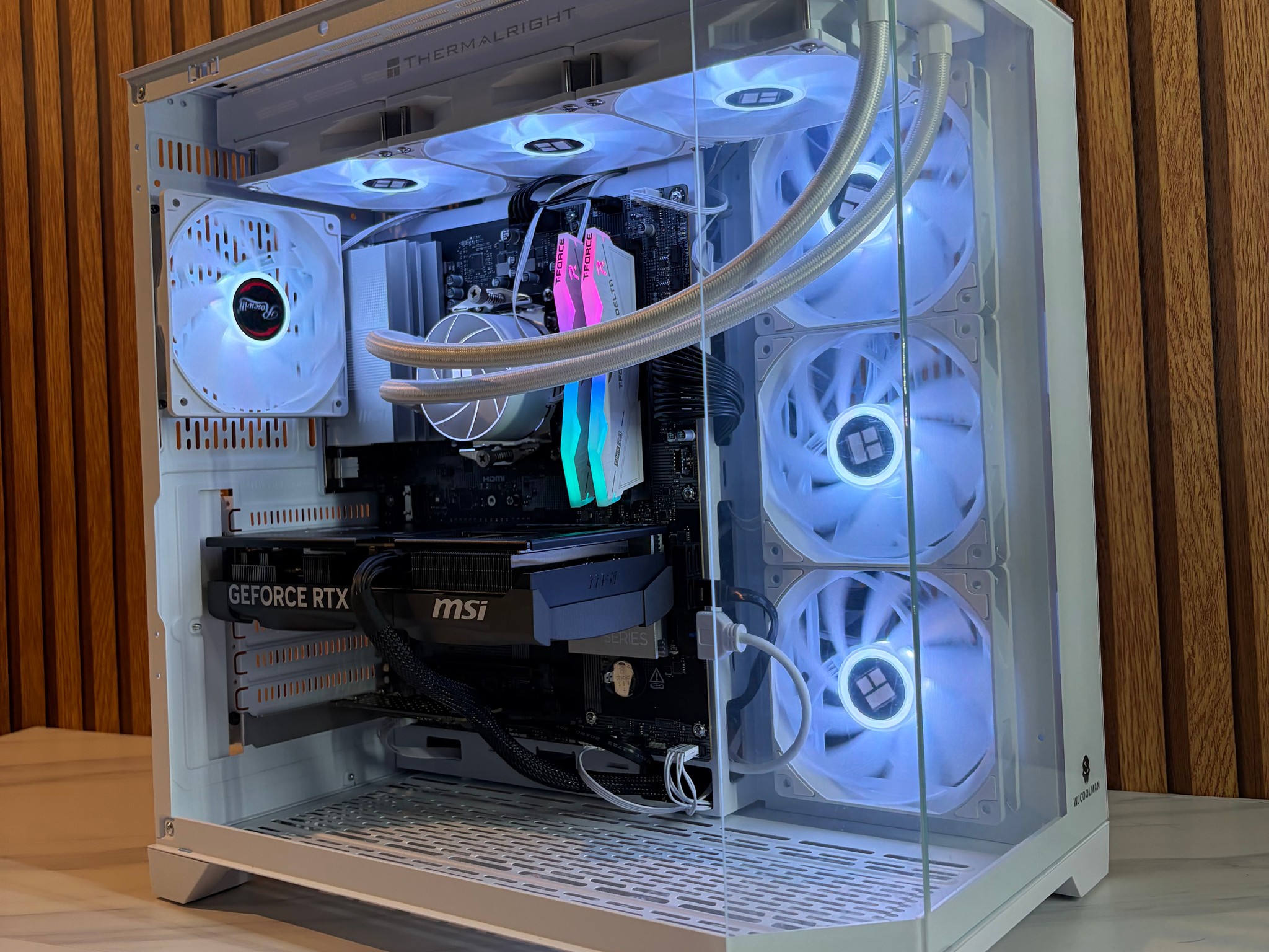 RTX 5070 | RYZEN 5 7600X | 1TB SSD | 16GB DDR5 | 360MM AIO