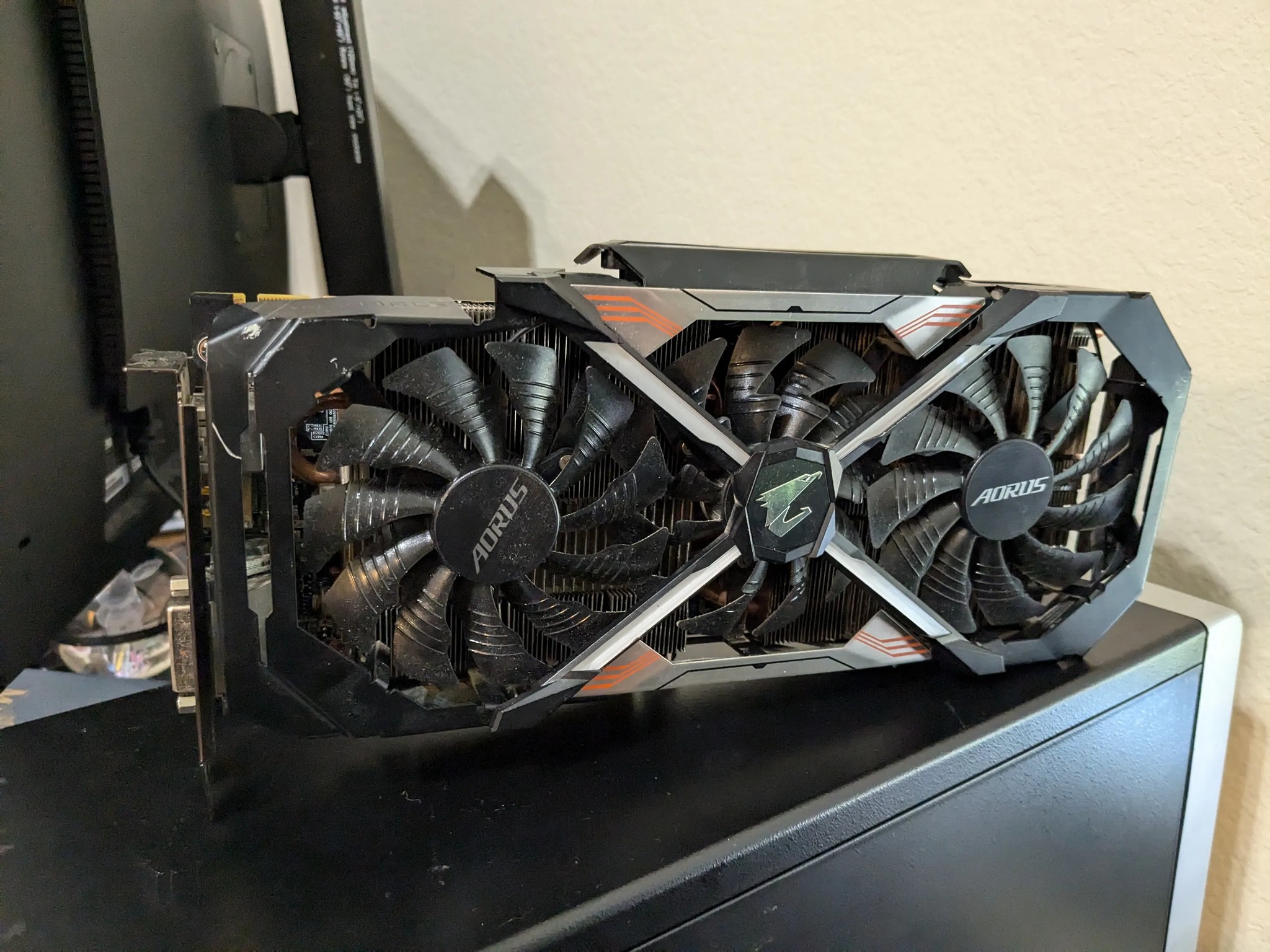 Paperweight/Junk Gigabyte Aorus GTX 1080 Ti (FOR PARTS)