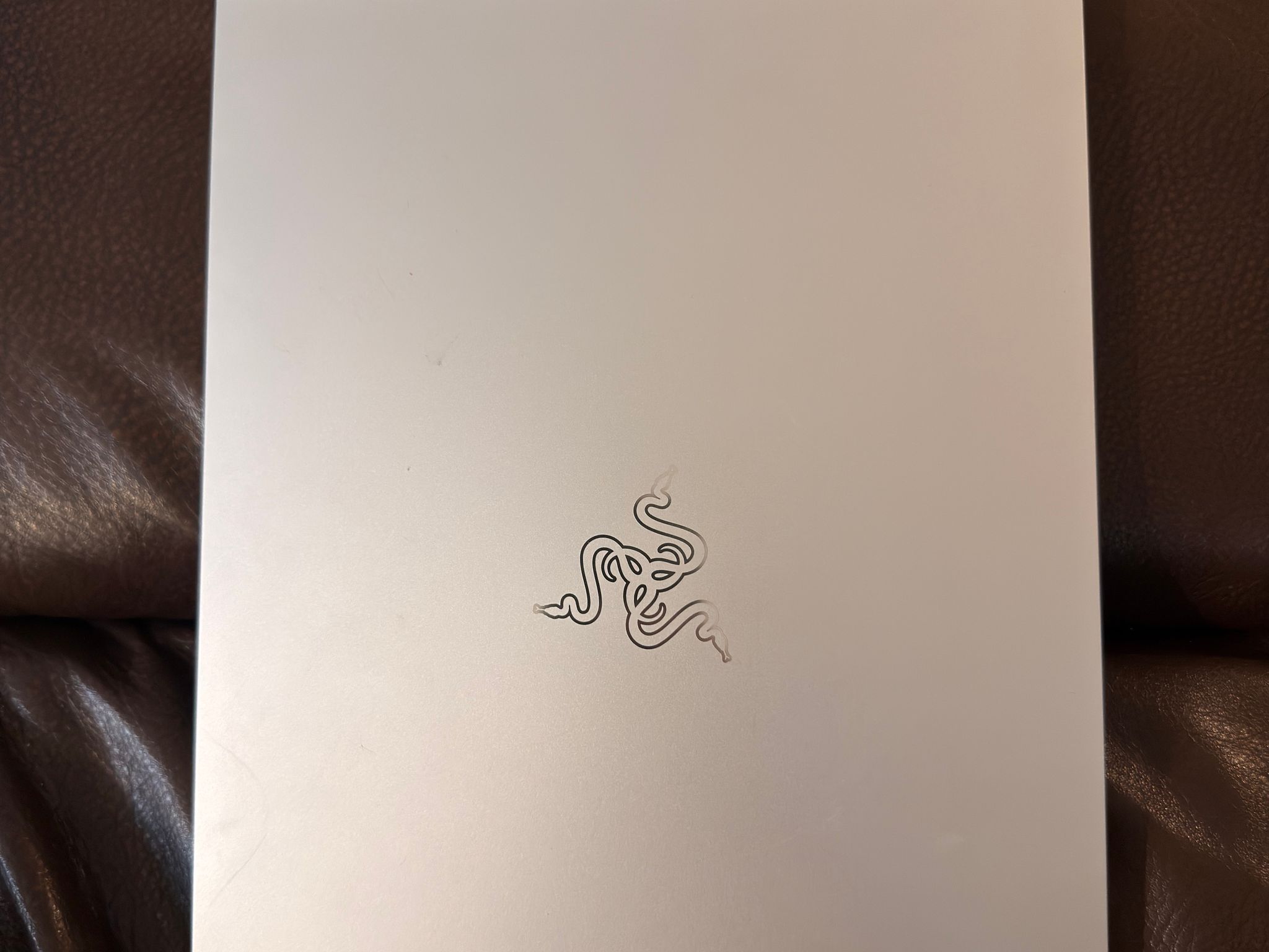 Razer Blade 14 2025 Silver - Ryzen AI 9 365 RTX 5070 8gb