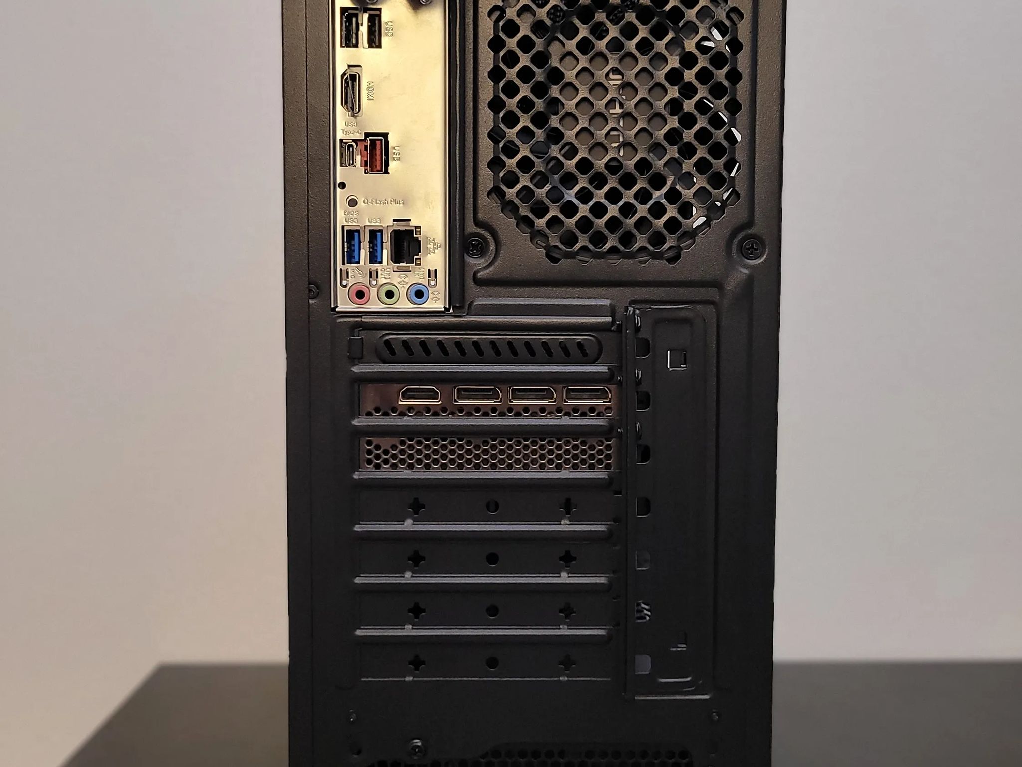 Void 1080  // Ryzen 7 5700x // RTX 3060ti // 16GB DDR4 // 256GB SSD+2TB HDD // WIFI + BT