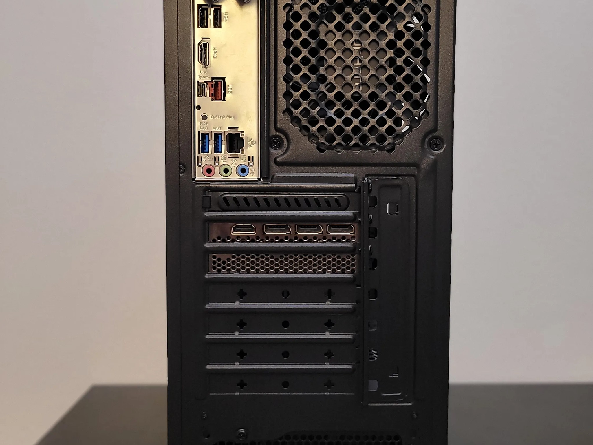 Void 1080  // Ryzen 7 5700x // RTX 3060ti // 16GB DDR4 // 256GB SSD+2TB HDD // WIFI + BT
