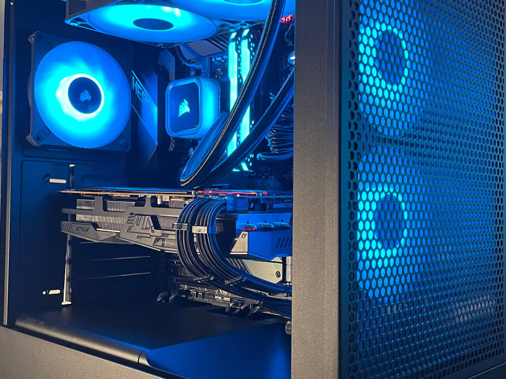 Gaming PC | Radeon 5700xt| Ryzen 5  | 16GB RAM | WINDOWS 11  home | WIFI & BT