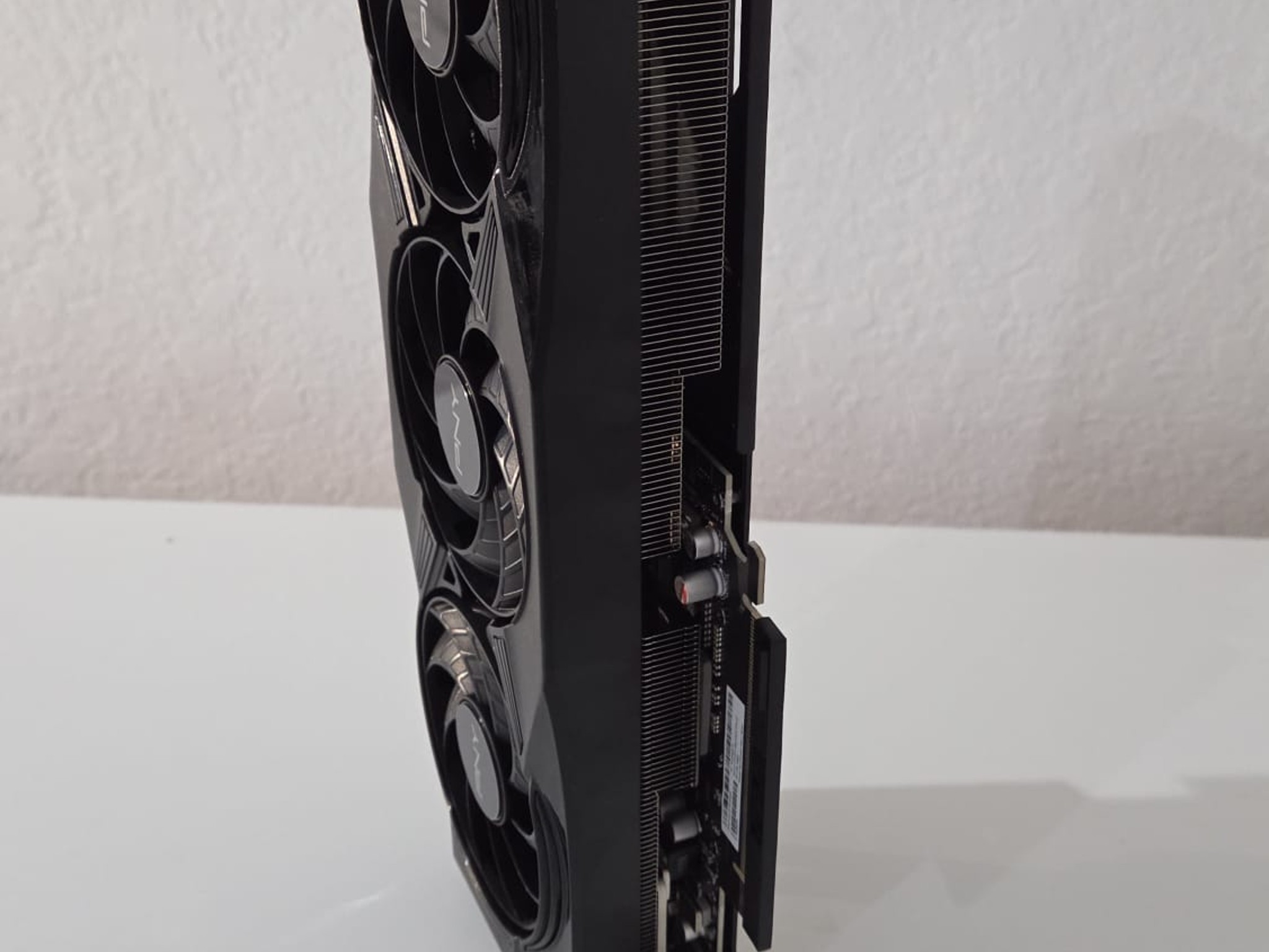 PNY GeForce RTX 5070 12GB GDDR7 Triple Fan - DLSS 4 - Blackwell - Like New