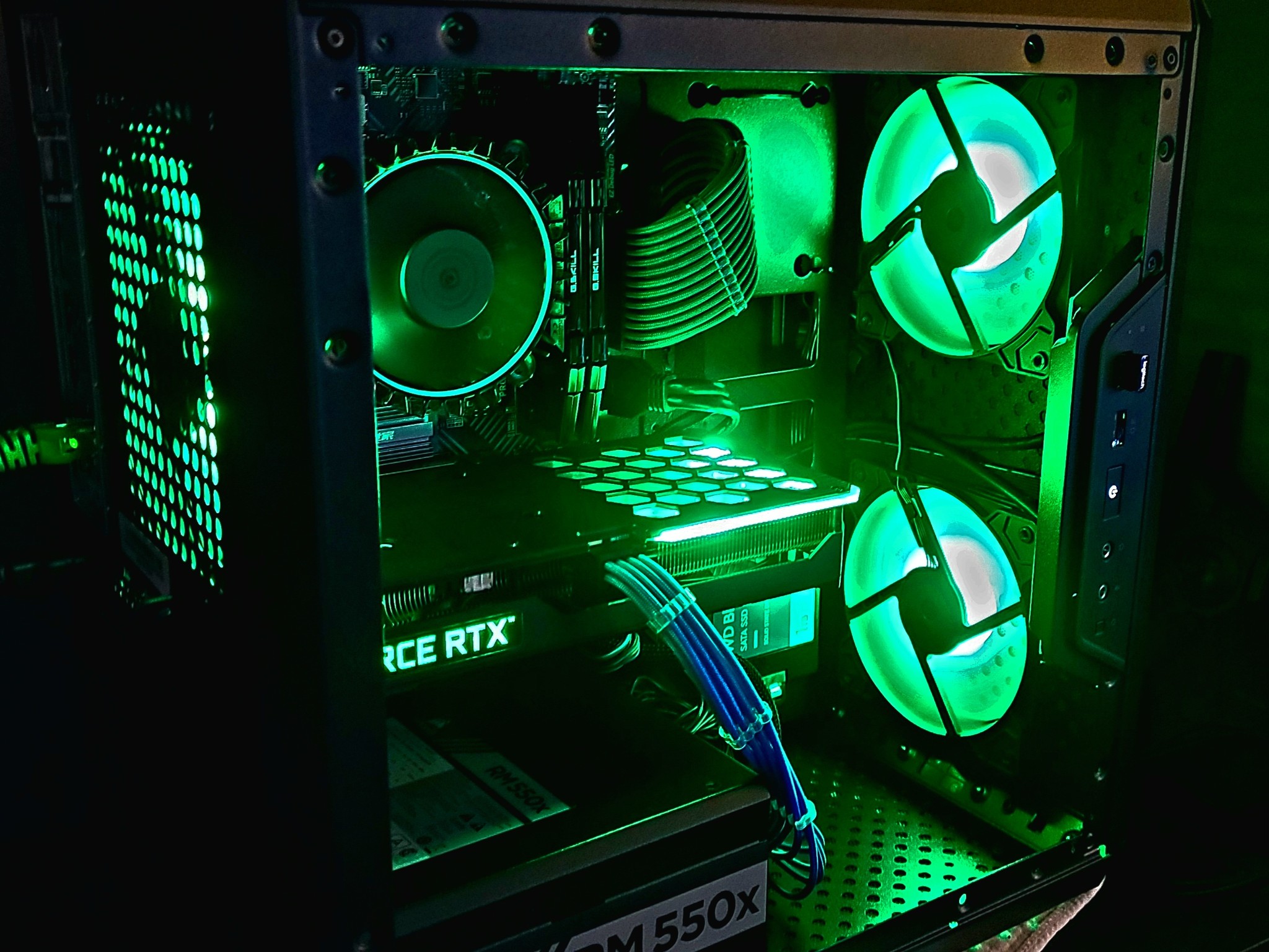 Dark Mist II-i3 12100F, RTX 3060TI, 1.25 Tb SSDs, 32Gb DDR4