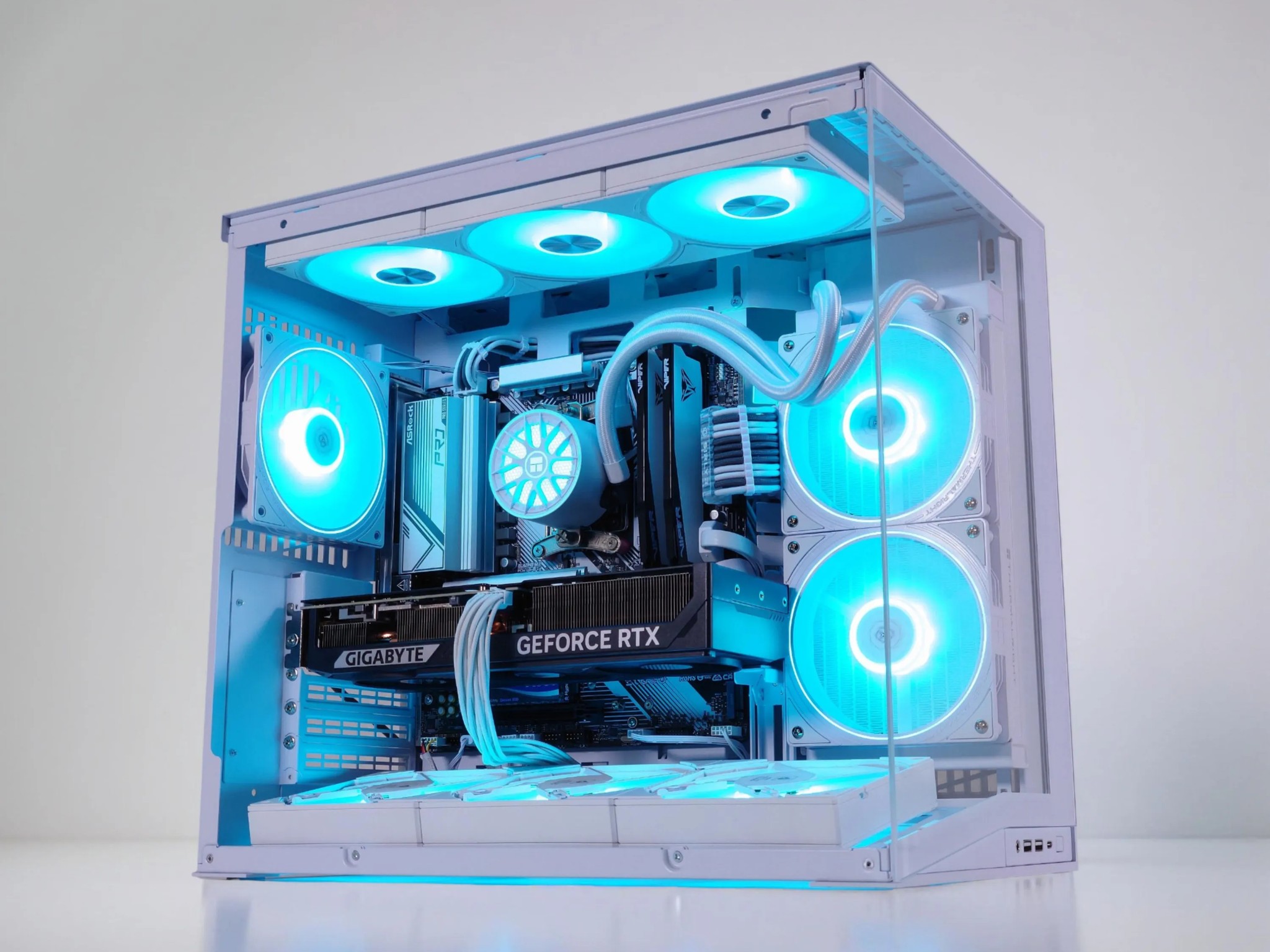 P🐼ྀིnda 2⚪Extreme Gaming PC⚪ Nvidia RTX 5080 16GB⚪ AMD RYZEN 7 9800X3D ⚪32GB DDR5⚪2TB NVME