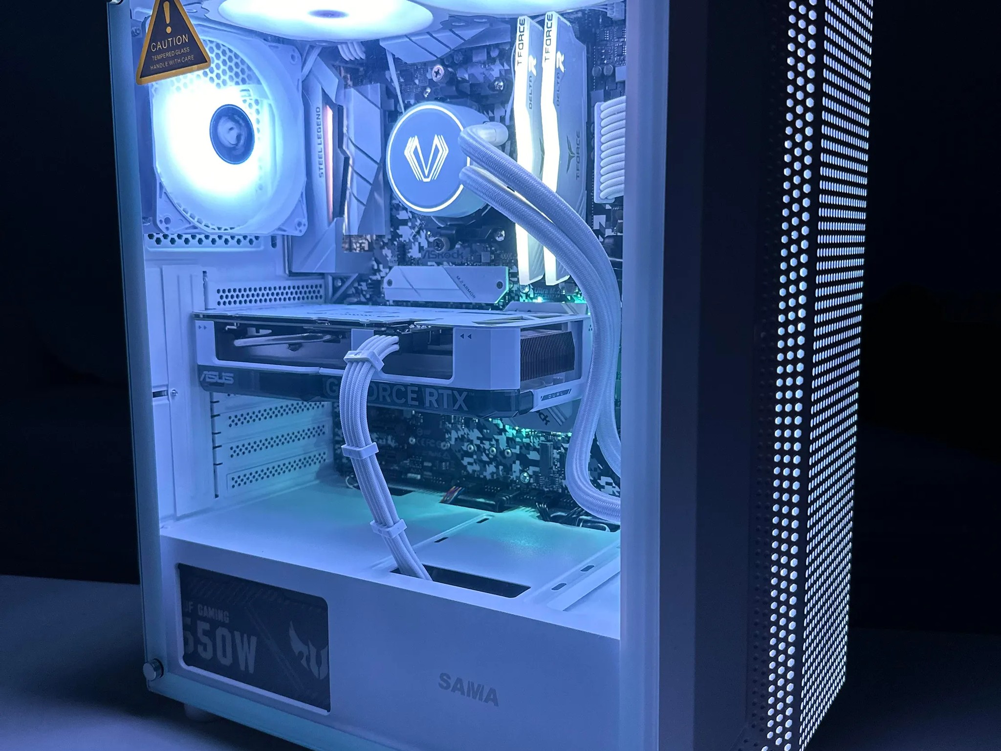 Frostbite ❄️ : Asus 4060 OC| AMD 5600| 1TB NVME| 3600mhz 16GB Ram| Liquid Cooled| Win 10