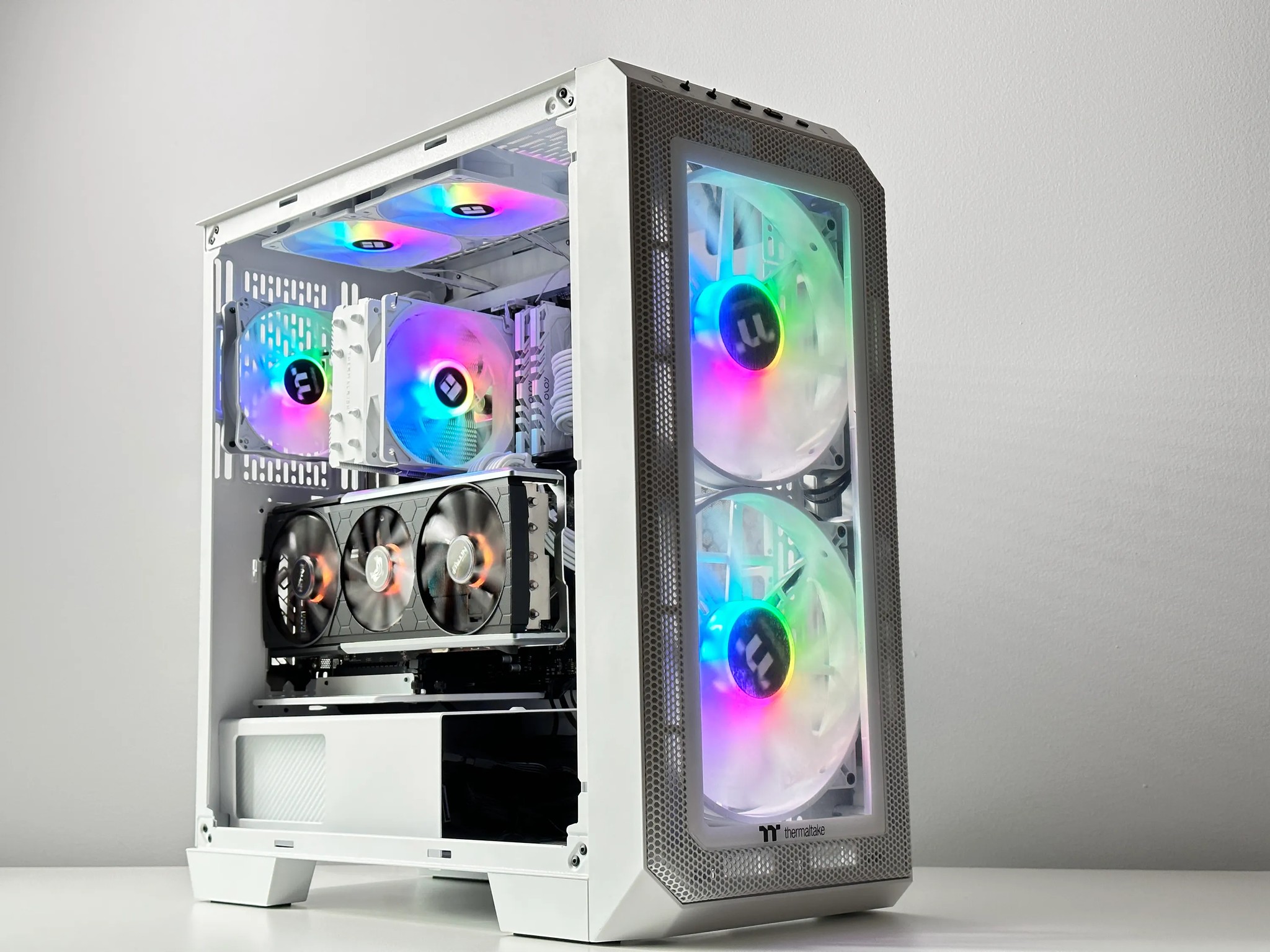 🌨️View 300🌨️AMD RX 5700 XT 8GB❄️Ryzen 5 5600X❄️16GB DDR4❄️1TB SSD NVME