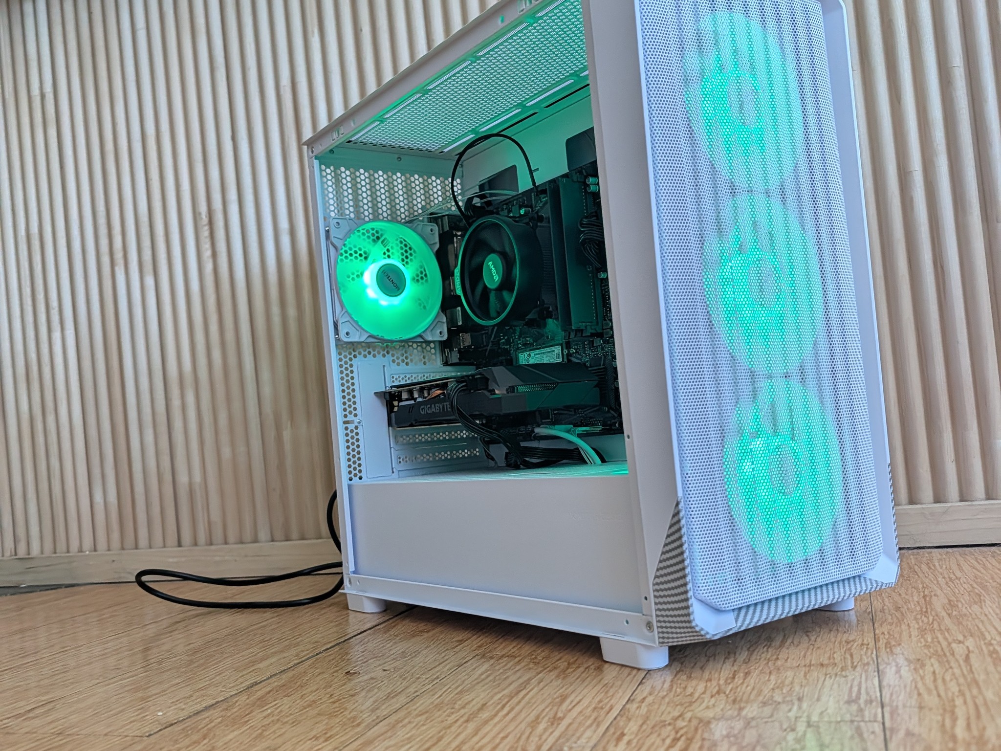 Custom Mid-range gaming PC | RTX 2060 | R5 5500 | 16GB | 512GB |