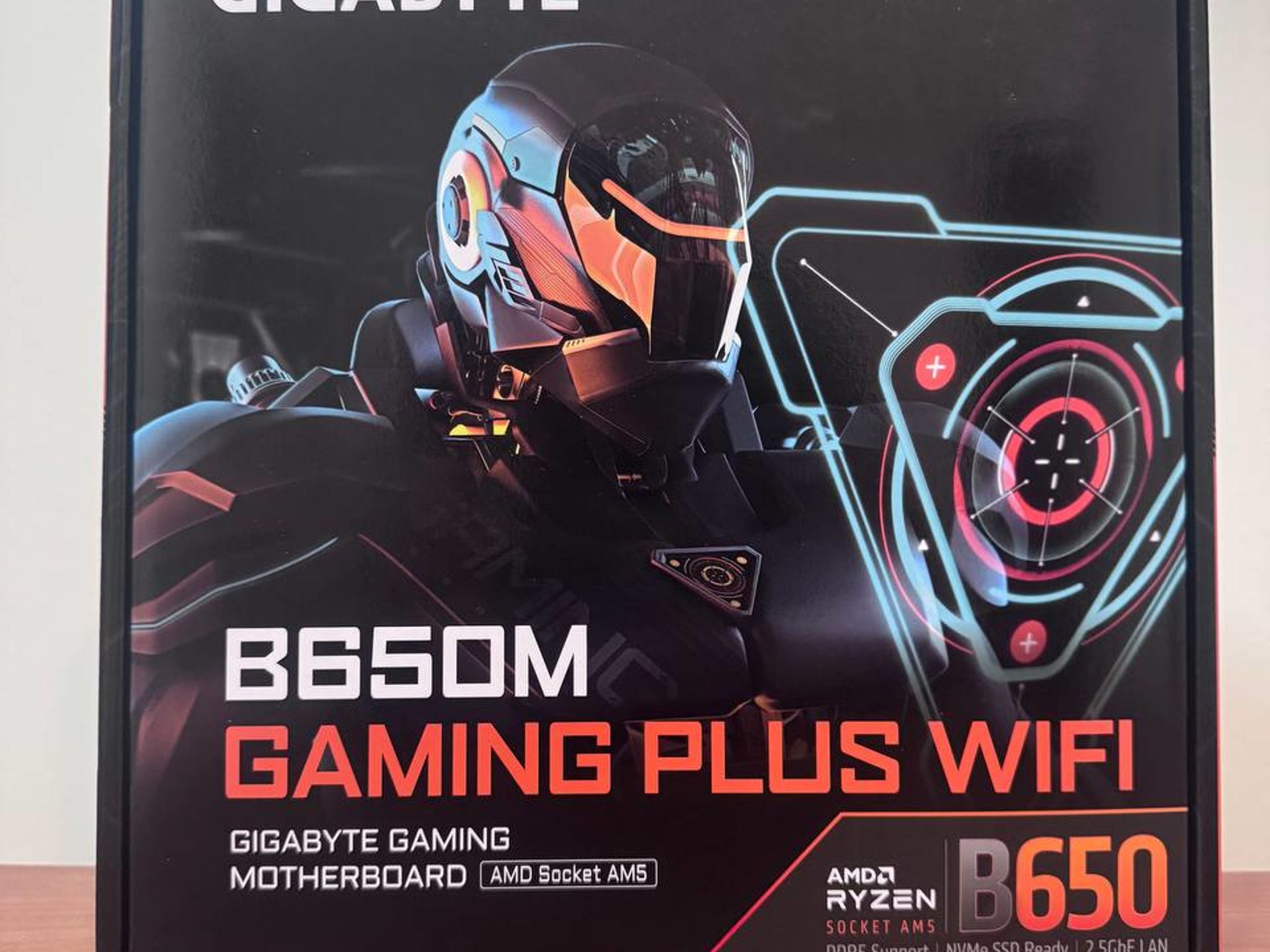 **Bundle** GIGABYTE B650M GAMING PLUS WIFI AM5 + CORSAIR Vengeance RGB 32GB (2x16GB) RAM DDR5