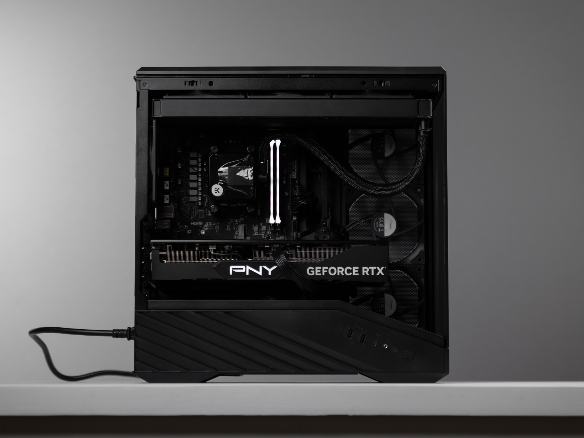 “Noirform” RTX 4080 Super Ryzen 7 9700X 32GB 1TB Windows 11 Workstation Gaming PC