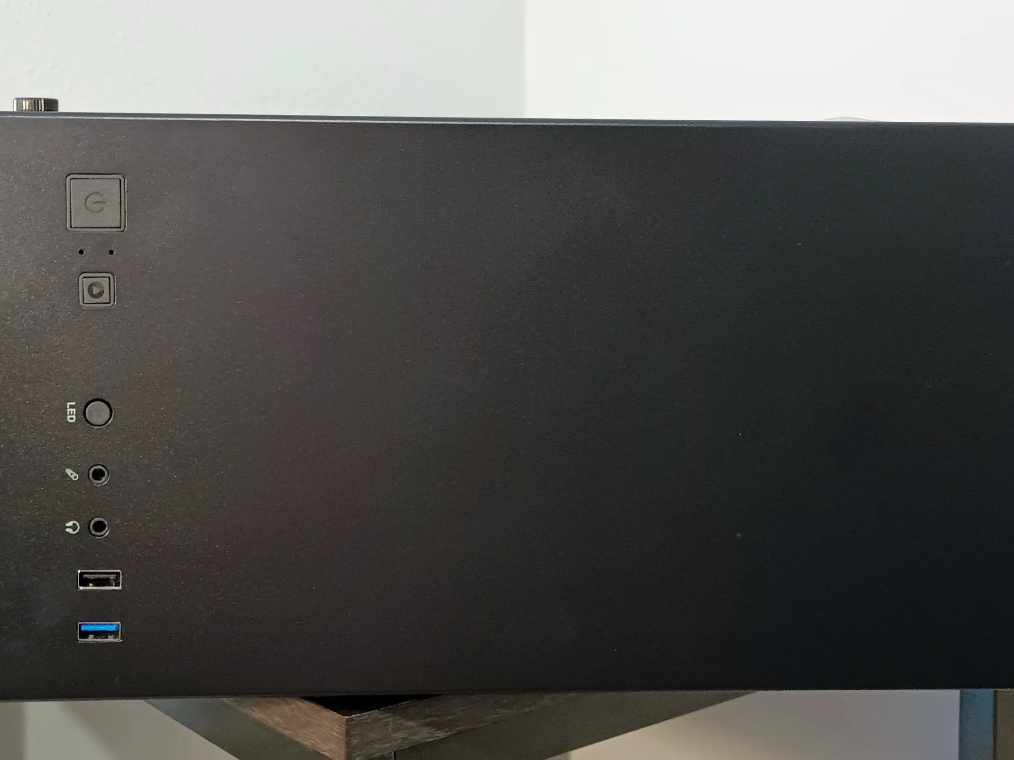 GTX 1070 RYZEN 5 3500 1TB ssd RYZEN 5 3500  aRGB GAMING PC "THE SENTINAL"
