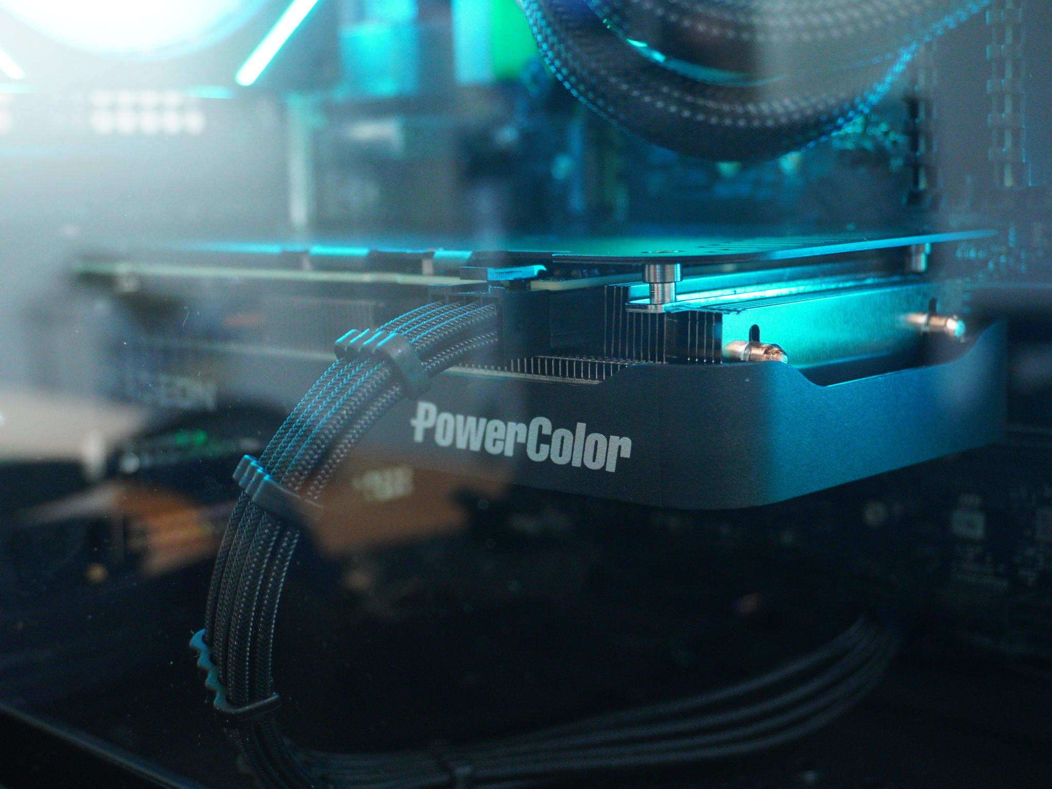 RX 9060XT 16 BLACKOUT GAMING PC