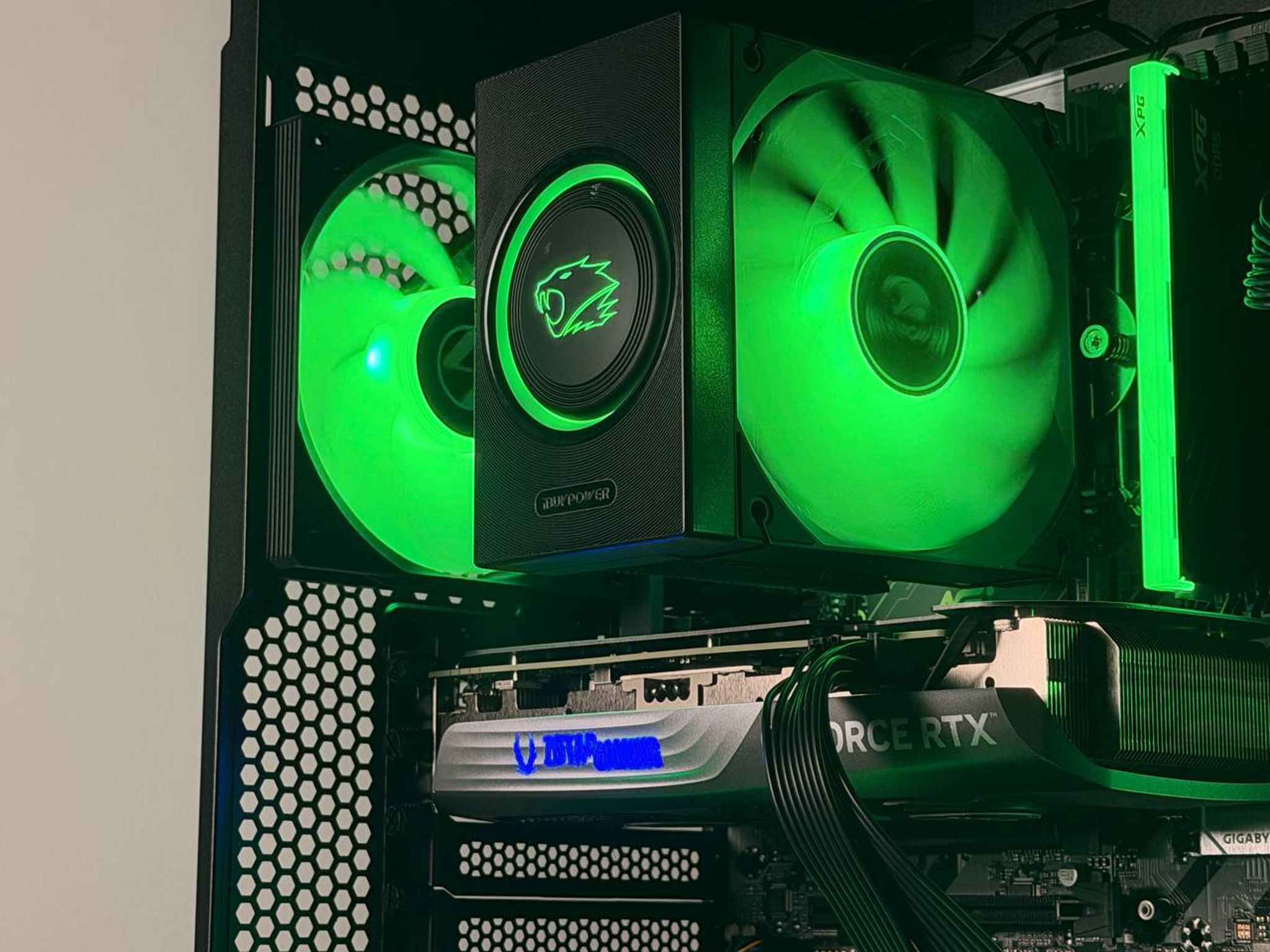 FREE SHIP 🖤🌈 Black RGB Gaming PC | RTX 4070 W/ WARRANTY | Core 5 225F | 1TB NVME SSD | 16 GB DDR5