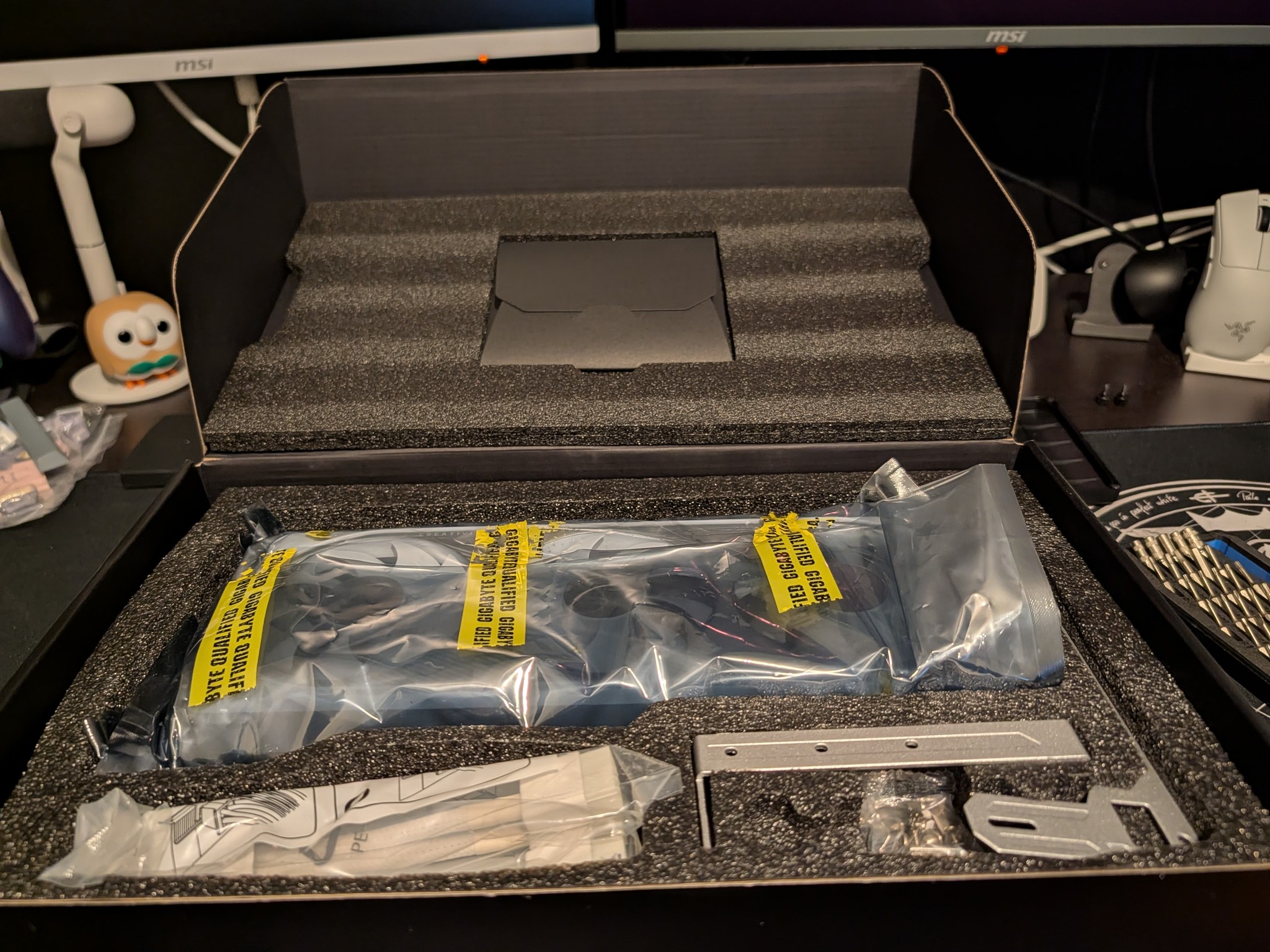 Gigabyte AERO 4070Ti Super (white)