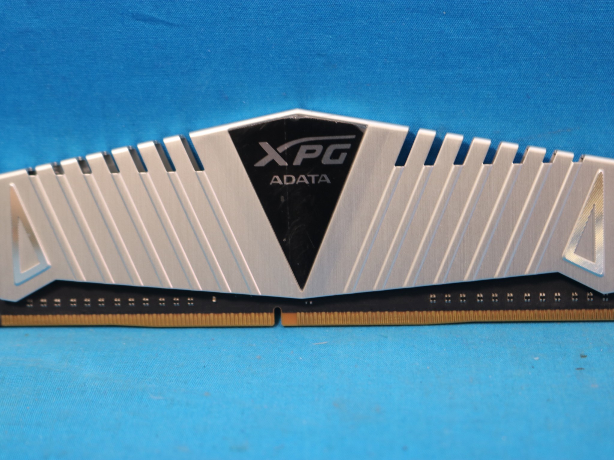 ADATA XPG Z1 8GB (1x8GB) DDR4-3200MHz Desktop RAM - 4323407857