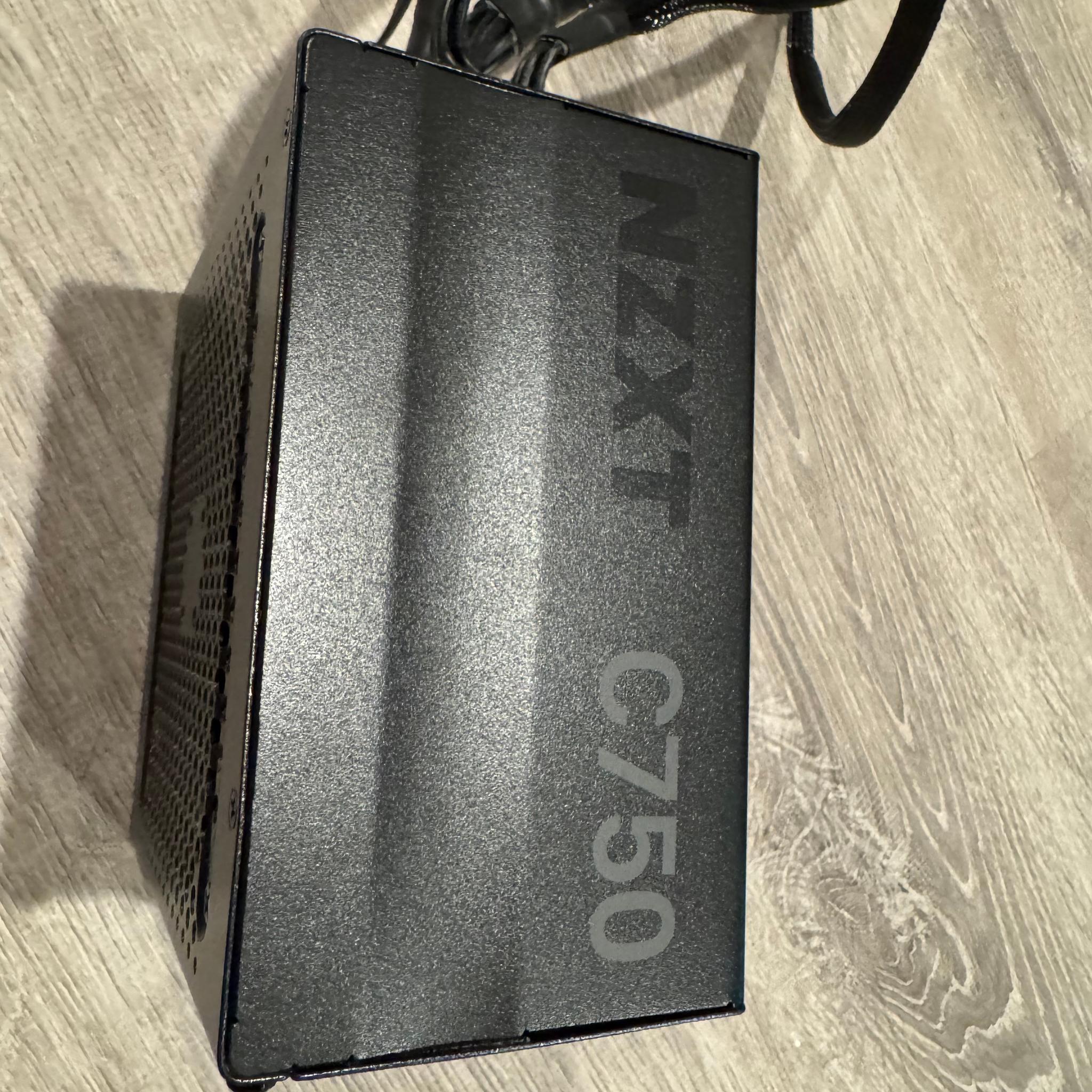 NZXT C750 - 750W 80+ Gold Fully Modular Power Supply (PSU)
