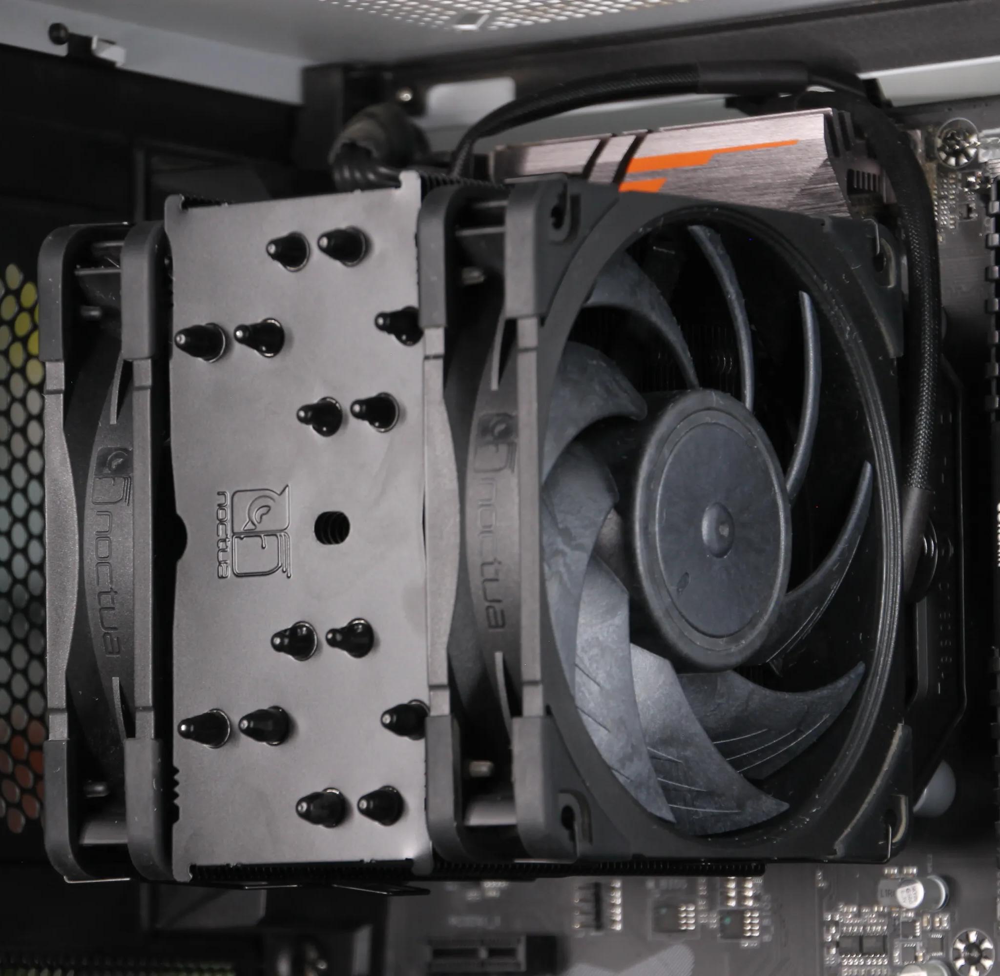 Noctua NH-U12A chromax.black CPU Cooler