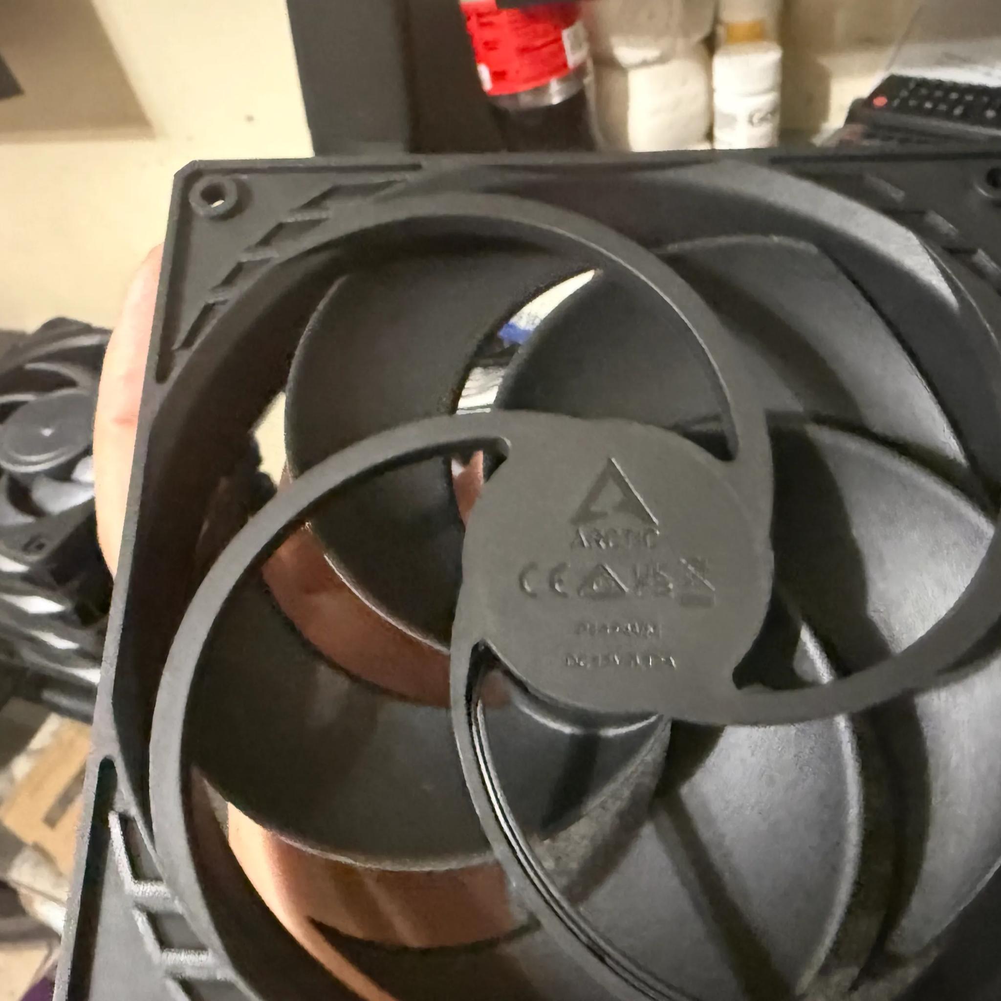 ARCTIC P14 PWM PST (2 Pack) - 140 mm Case Fan - Black