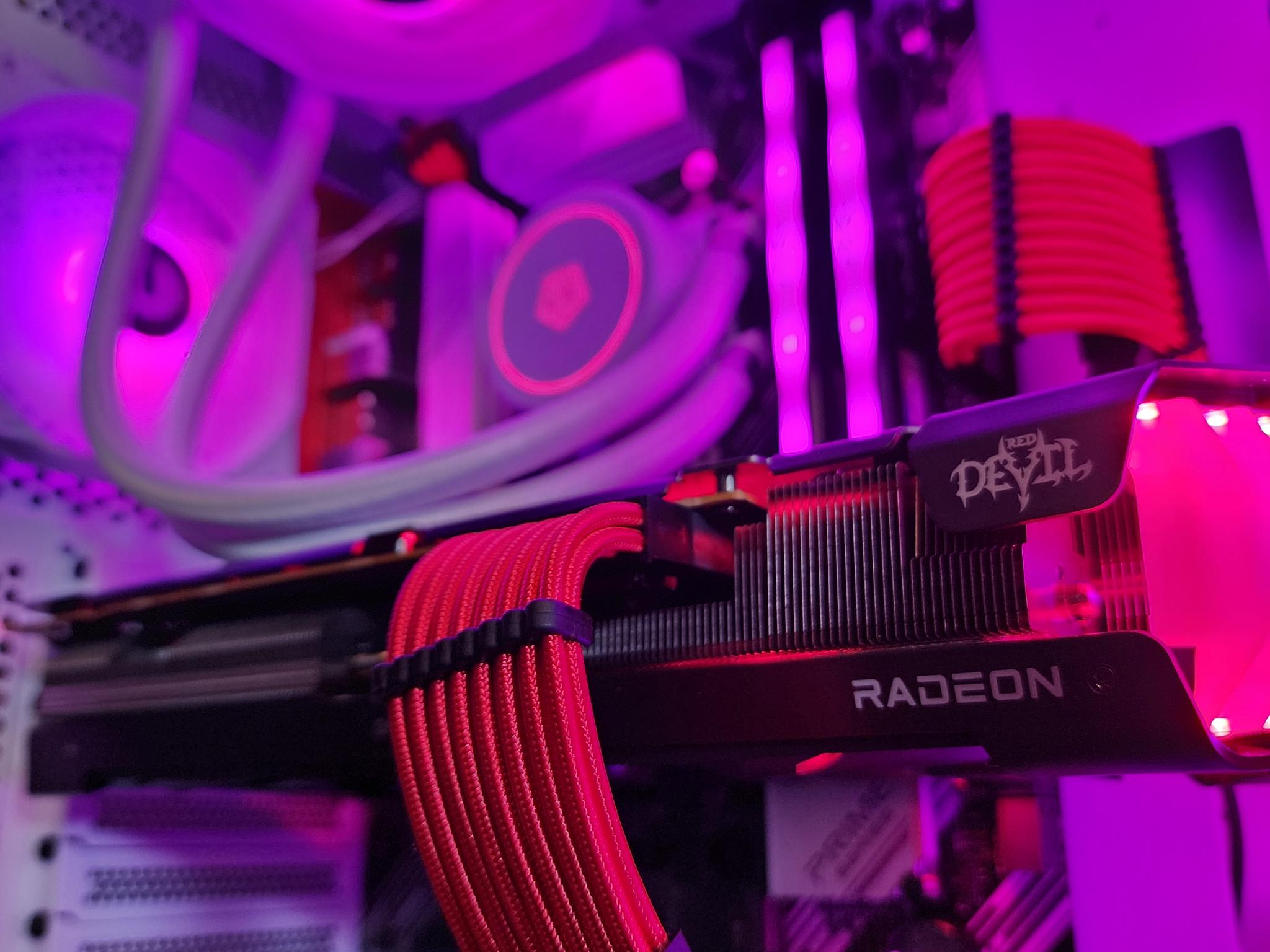 💗🤍💗 Radeon RX 6750 XT // AMD Ryzen 5 5600 // Zenith RGB 16GB 3200MHz // Samsung 980 1TB NVMe