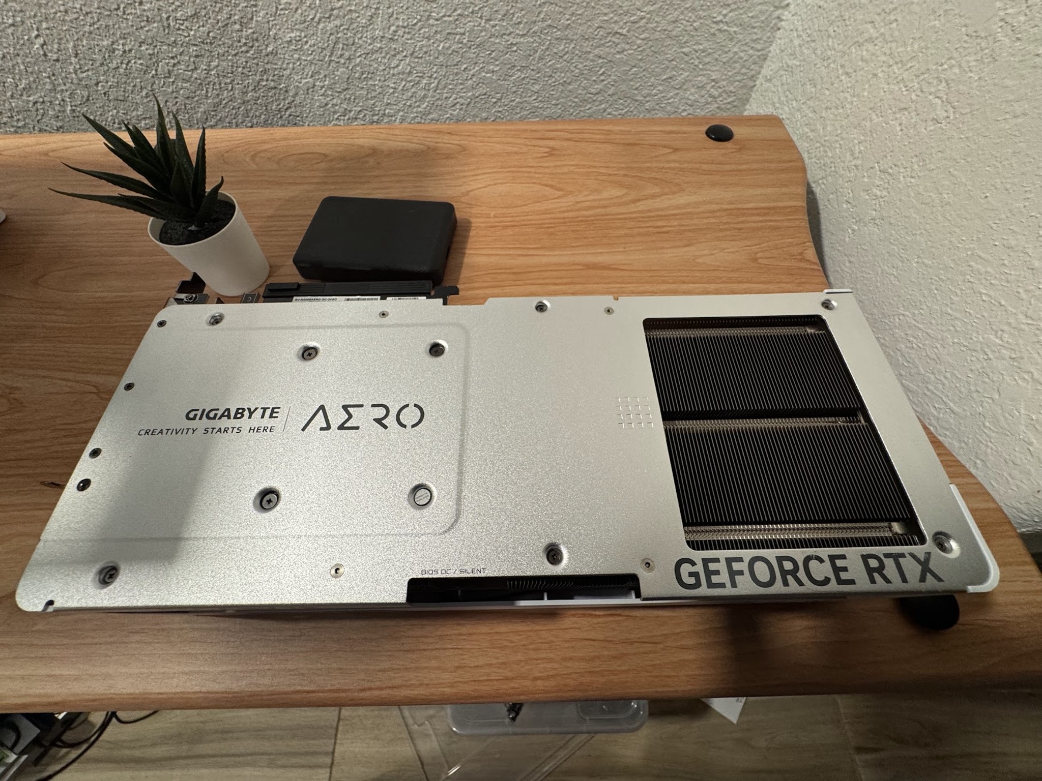 White Gigabyte GeForce RTX™ 4090 AERO OC 24G