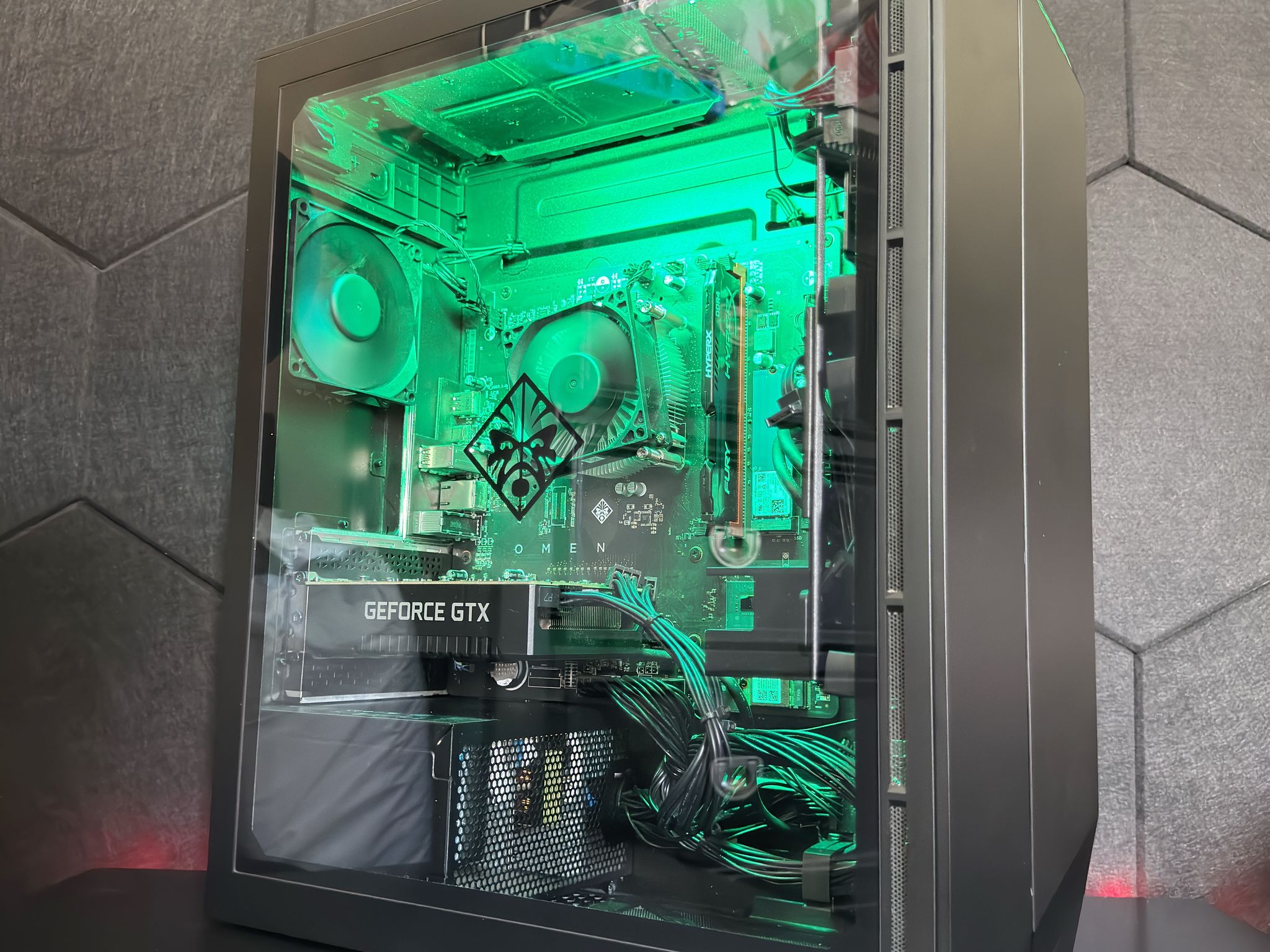 GTX 1660 Ti, i7-9700, 16GB RAM, 256GB SSD + 1TB HDD, Wi-Fi Gaming PC