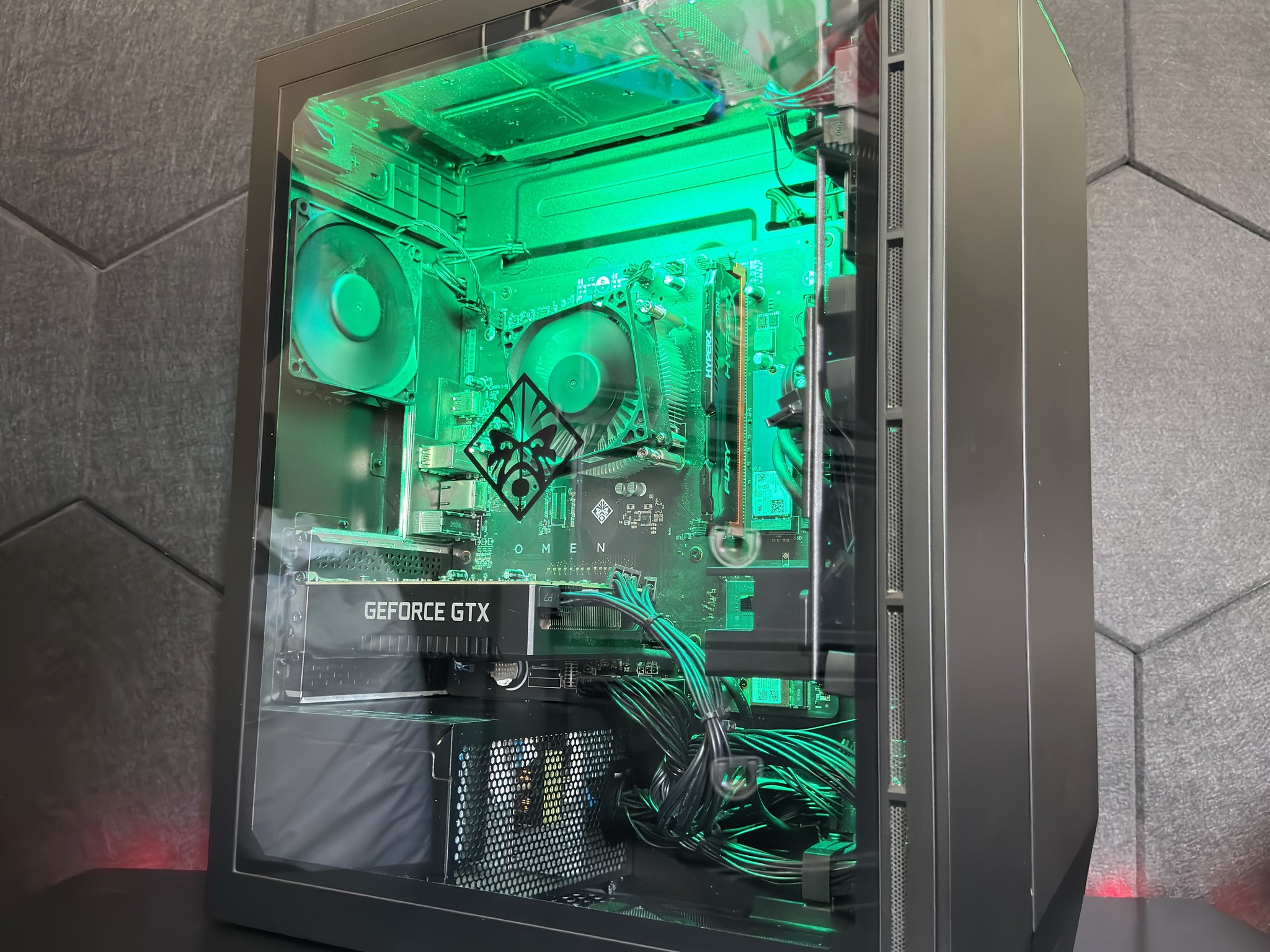 GTX 1660 Ti, i7-9700, 16GB RAM, 256GB SSD + 1TB HDD, Wi-Fi Gaming PC