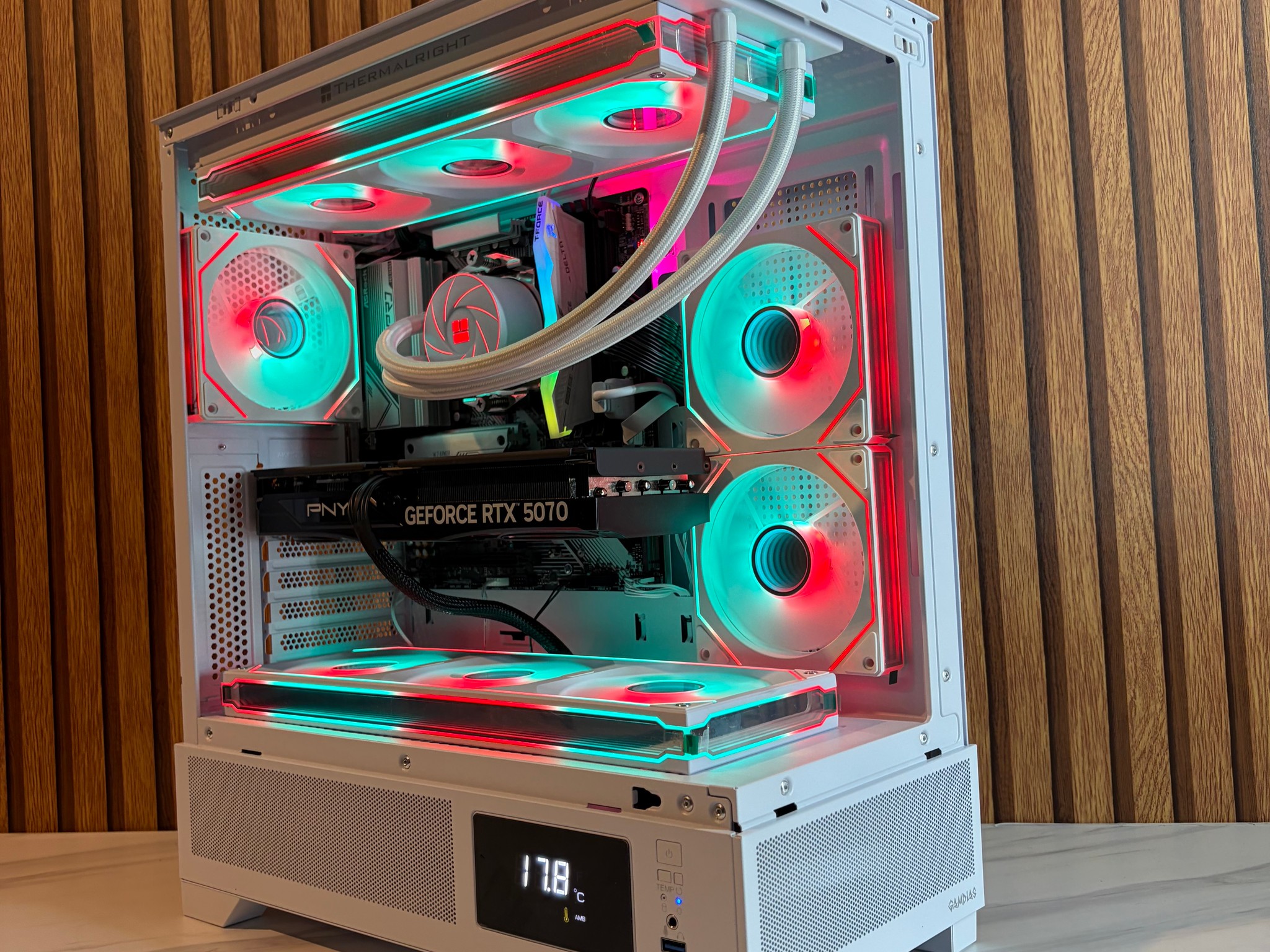 RTX 5070 | RYZEN 5 9600X | 16GB DDR5 | 1TB NVME | 360MM AIO | windows 11 PRO