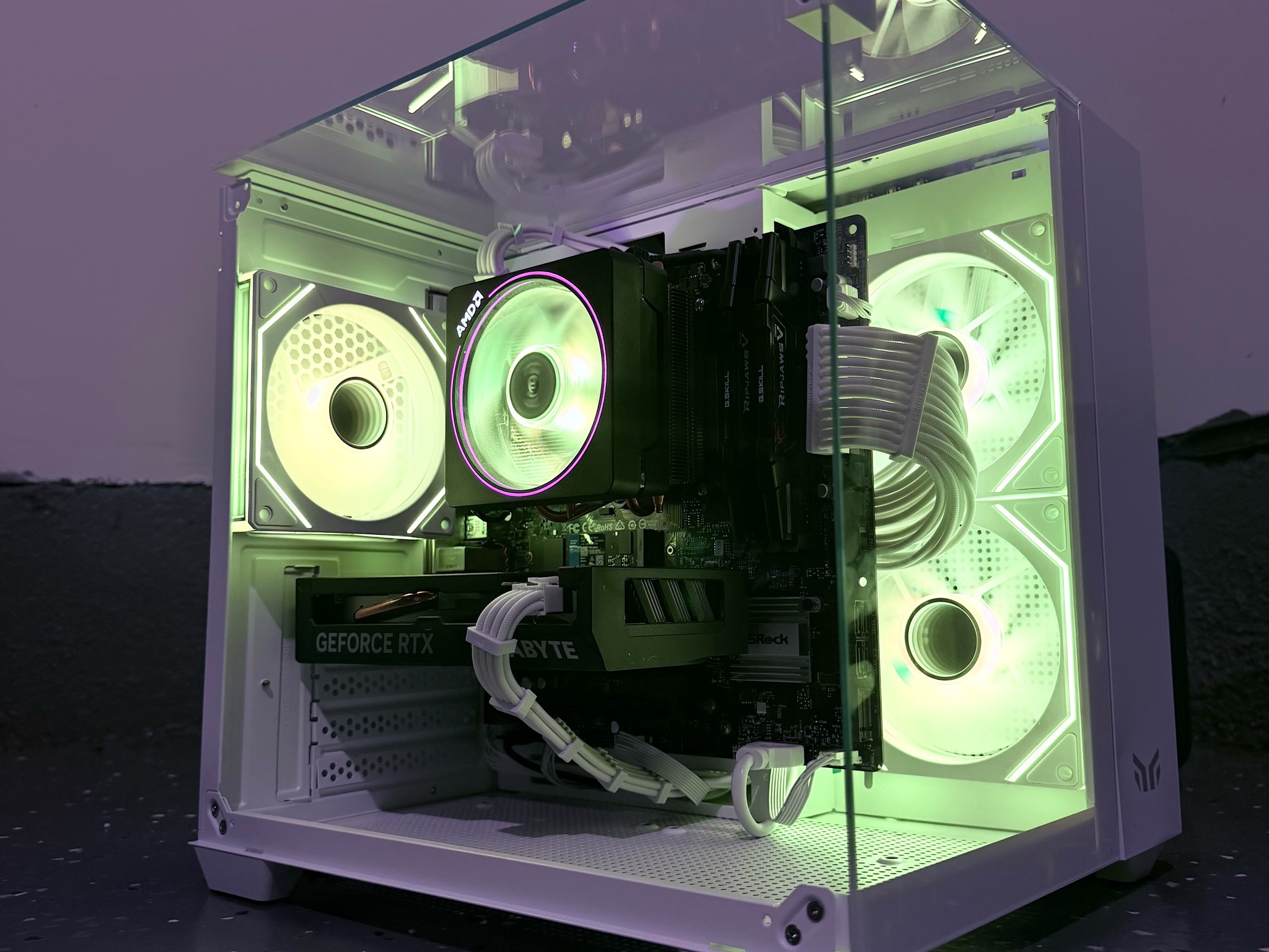 ⚪️"White Lotus"🪷| 1440p Gaming | Ryzen 7 5800X3D  | RTX 4060 | 32B Ram | 1TB NVMe Storage