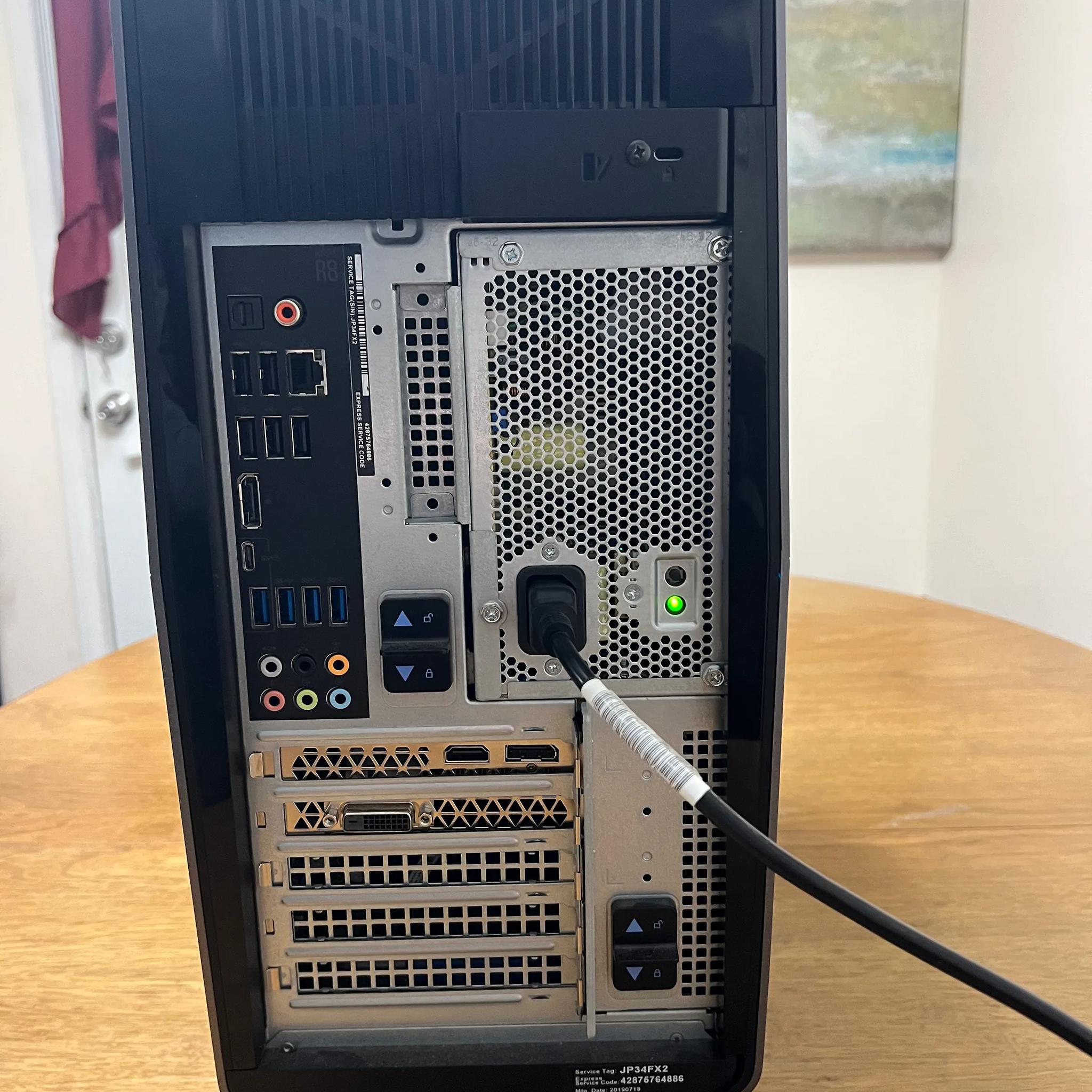 RTX 2060 // i7-9700 // 16GB RAM // 256GB SSD