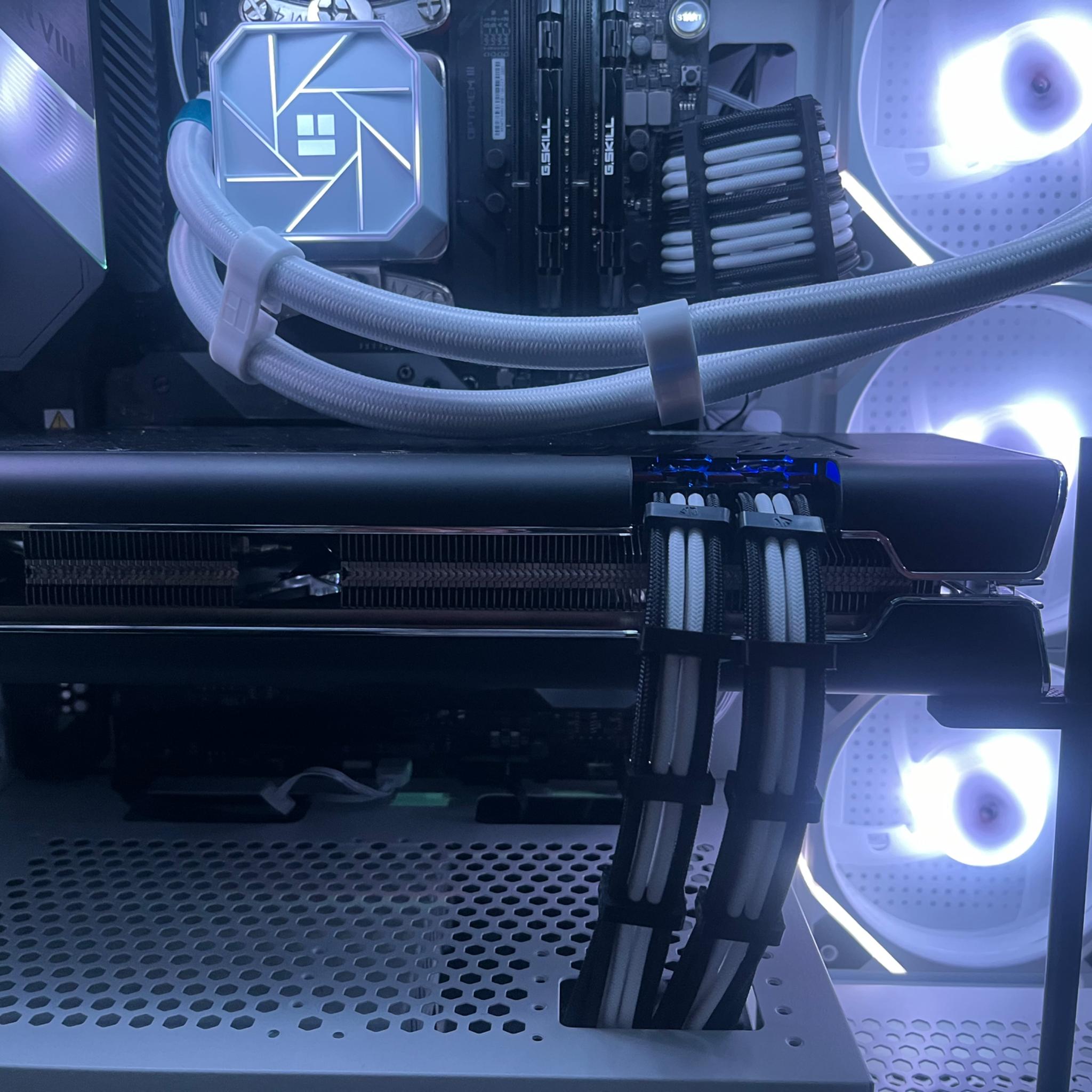 Black and white Gaming PC! Ryzen 7 5800X 8-core! Radeon 5700XT Ultra thicc III, 1440 beast