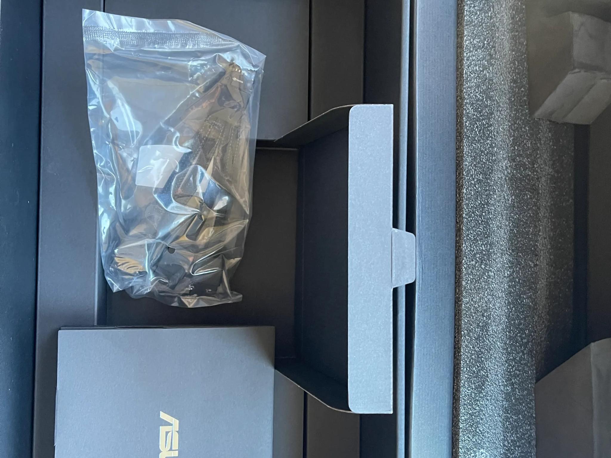 ⚠️NEW OPEN BOX⚠️ Asus ROG Strix GeForce RTX 4090 OC Edition 24GB GDDR6X