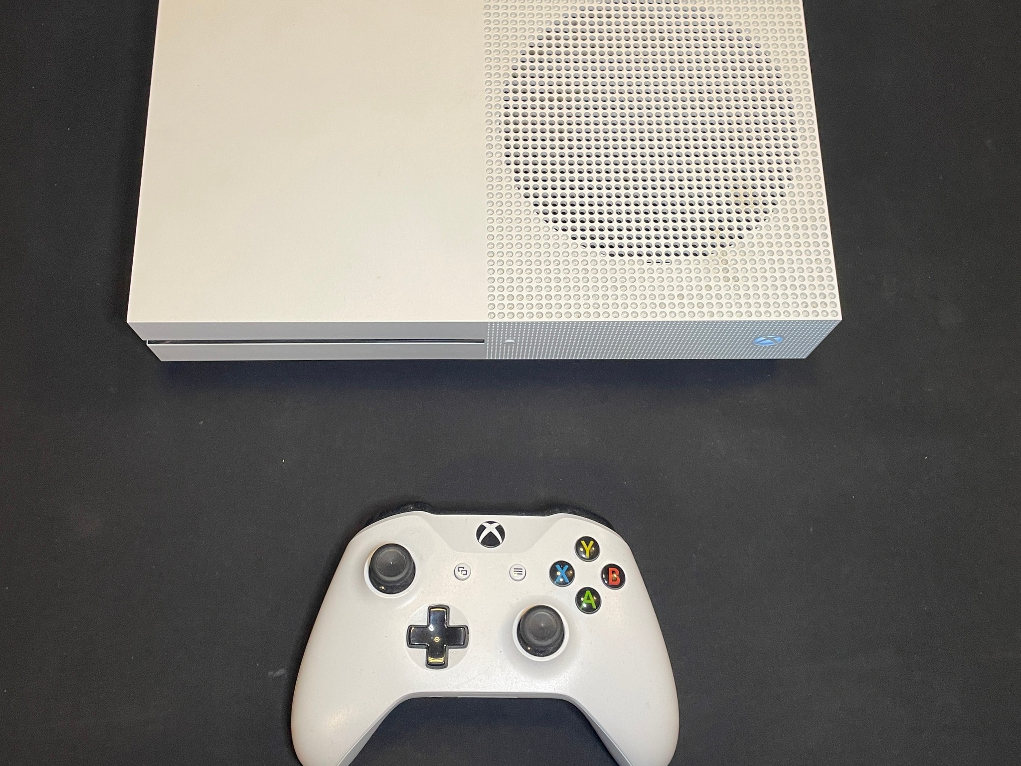 Xbox One S With White Controller