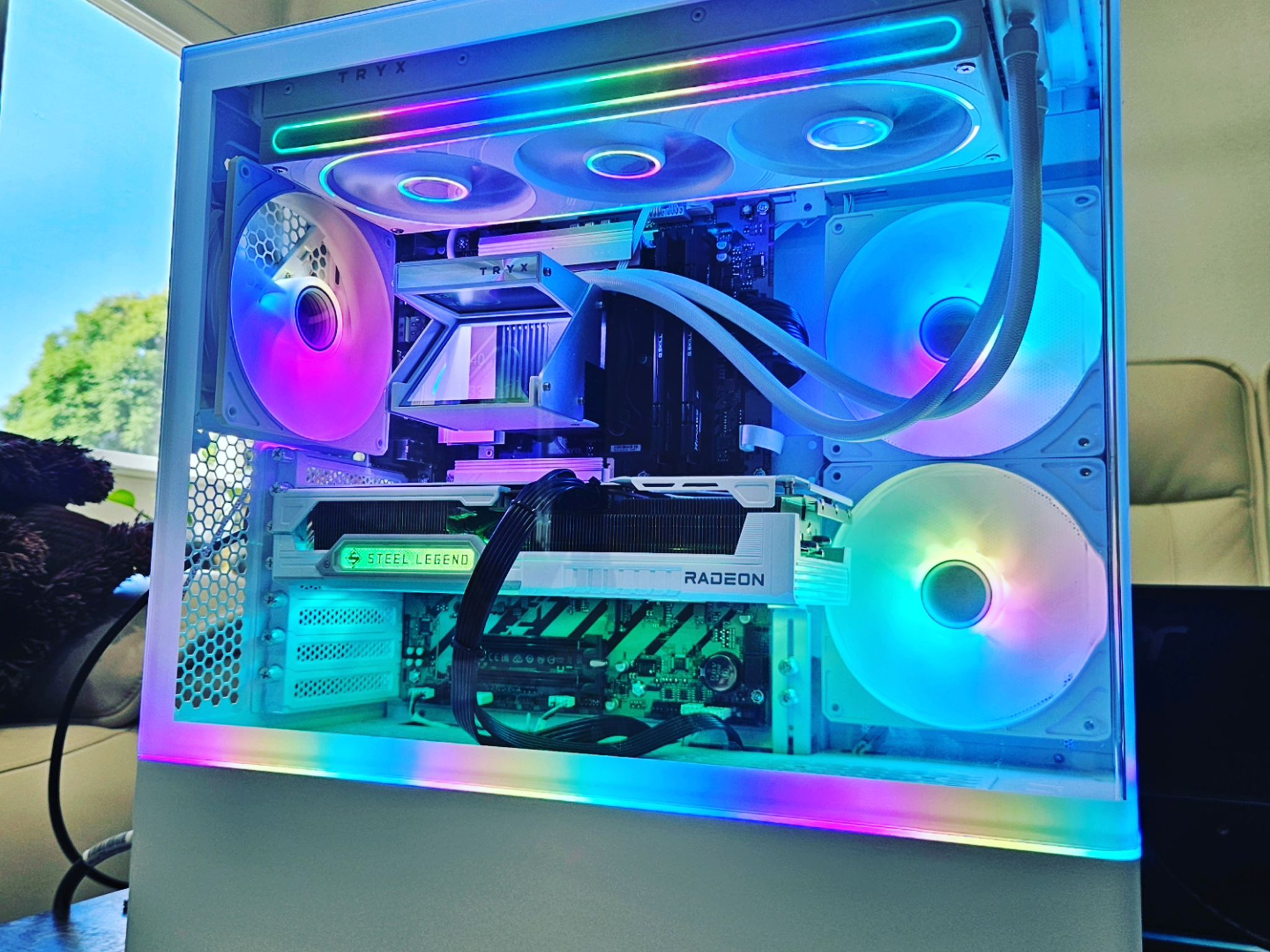 Gaming PC • RX 9070 XT • Intel Core Ultra 7 265K • 32GB DDR5 • 1TB M.2 • TRYX Holo 360MM • Win 11