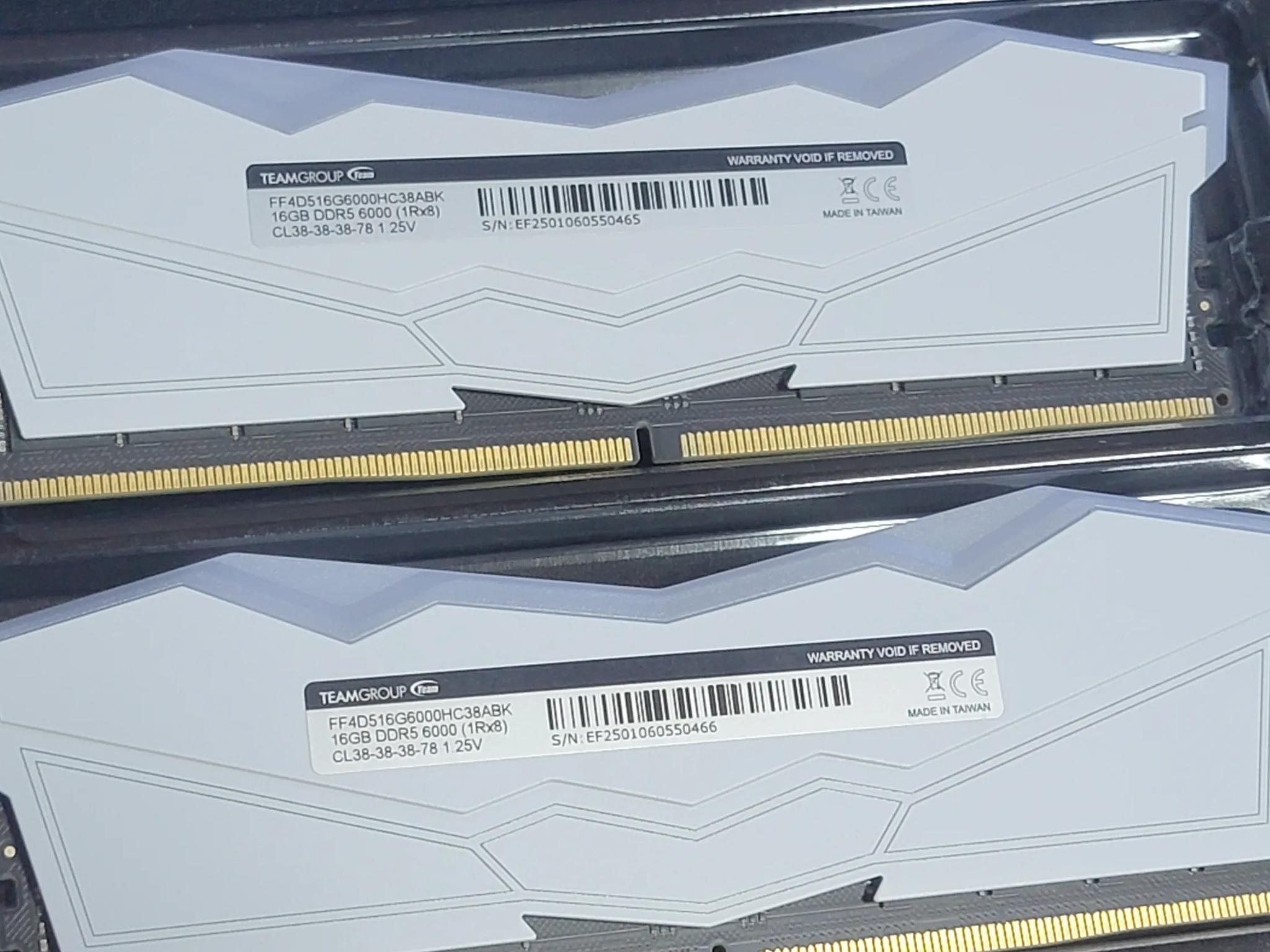 T-Force Delta RGB DDR5 White-4x16 64 GB 6000/CL38