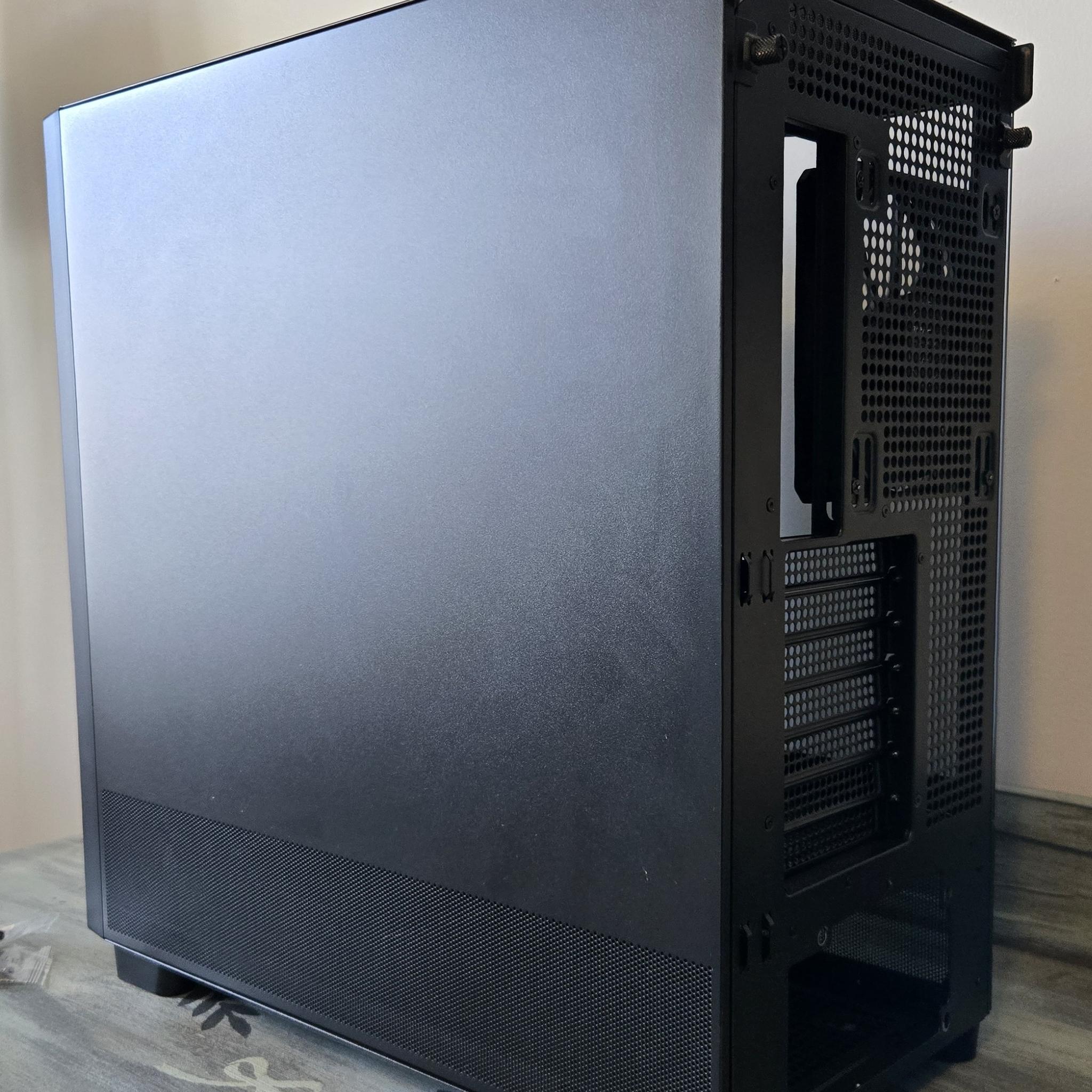 Antec Flux, Barely used, purchased in september 2025.  Black, great condition. All Fans Included