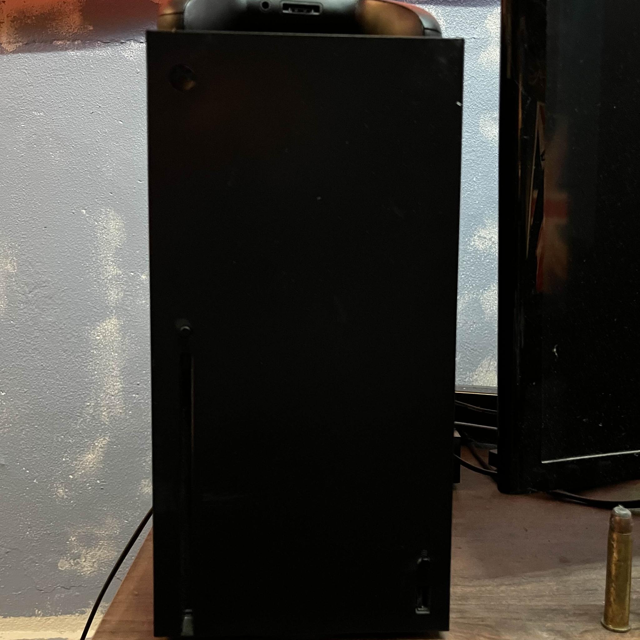 XBOX Series X - 1TB with Controller