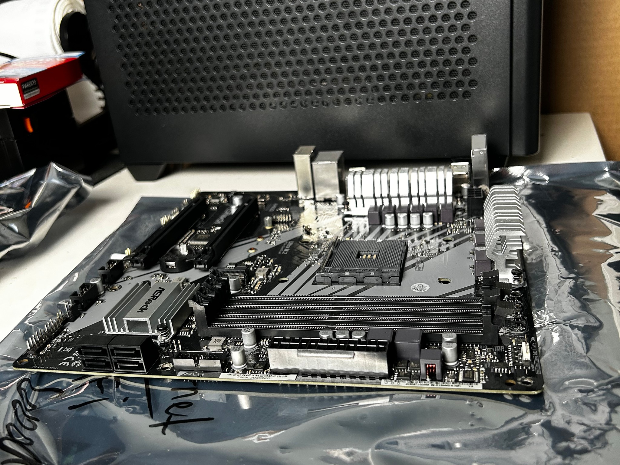[READ] AsRock B450M/AC AM4 Motherboard 