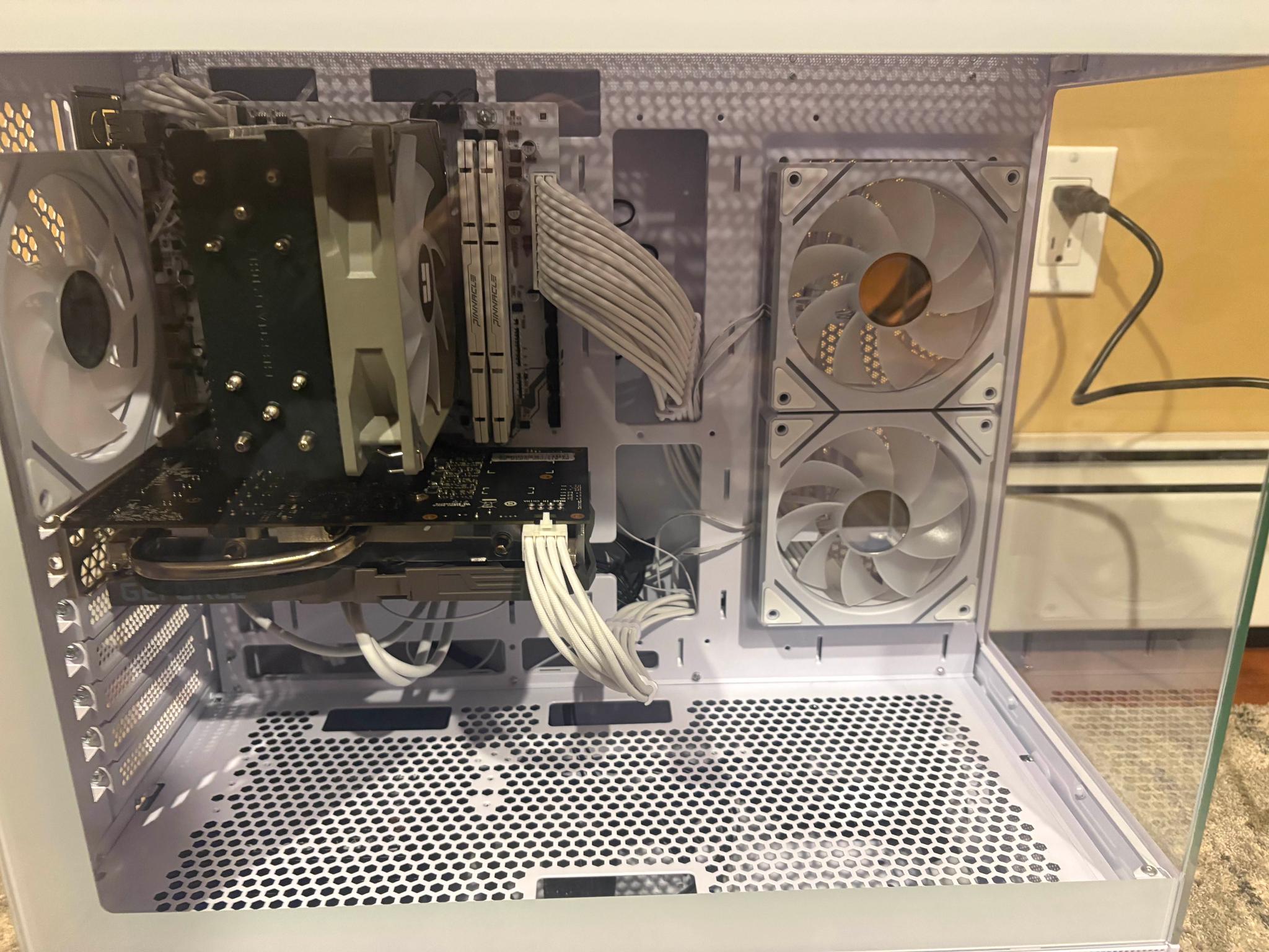 White Gaming PC – Ryzen 5 3600 + RTX 2060 Super – 16GB RAM, 1TB NVMe