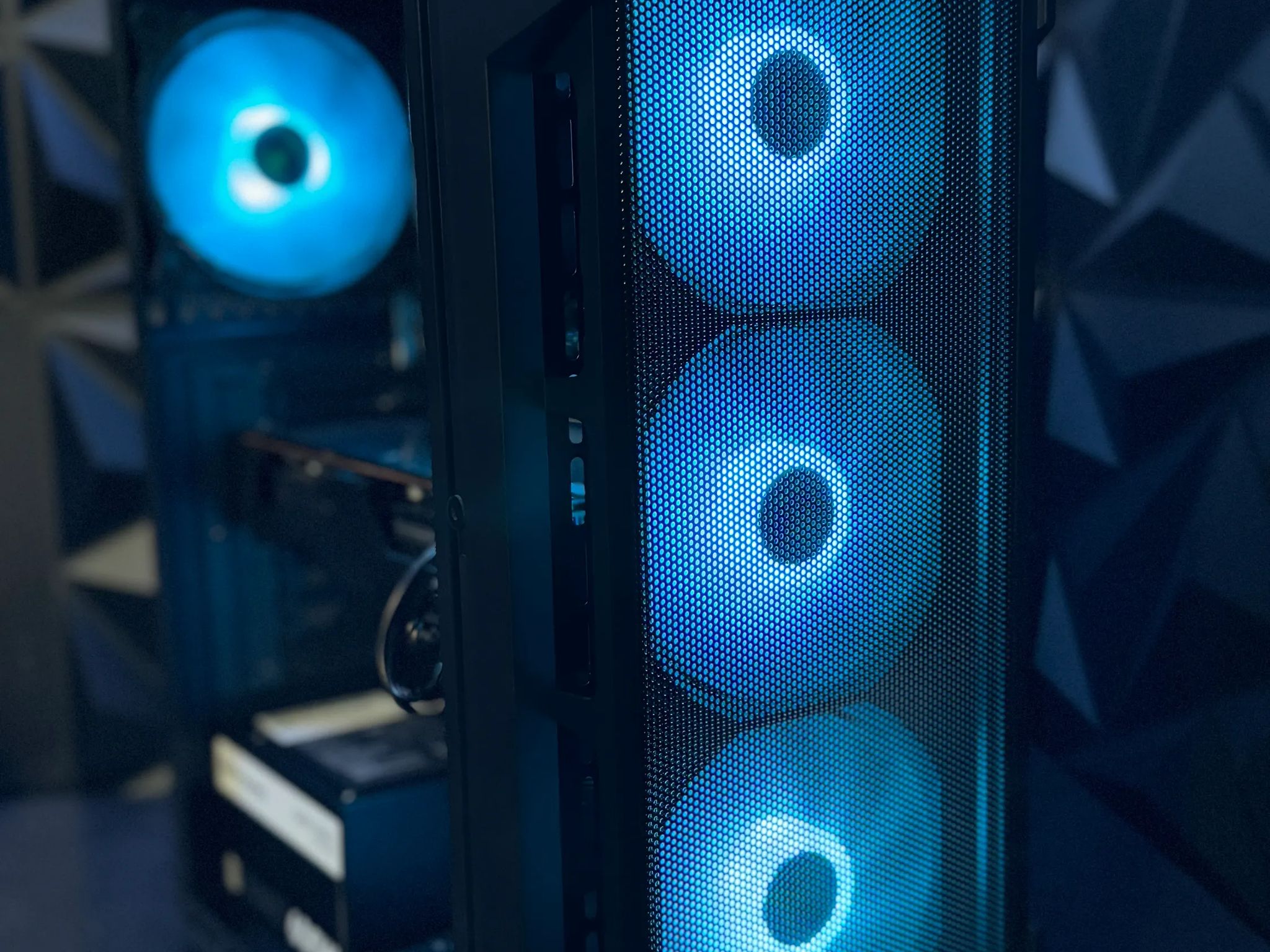 😑That Mid Mid Gaming PC 😑|Ryzen 5500 | RX 5700 XT | 32 GB DDR4 | 1 TB NVME|
