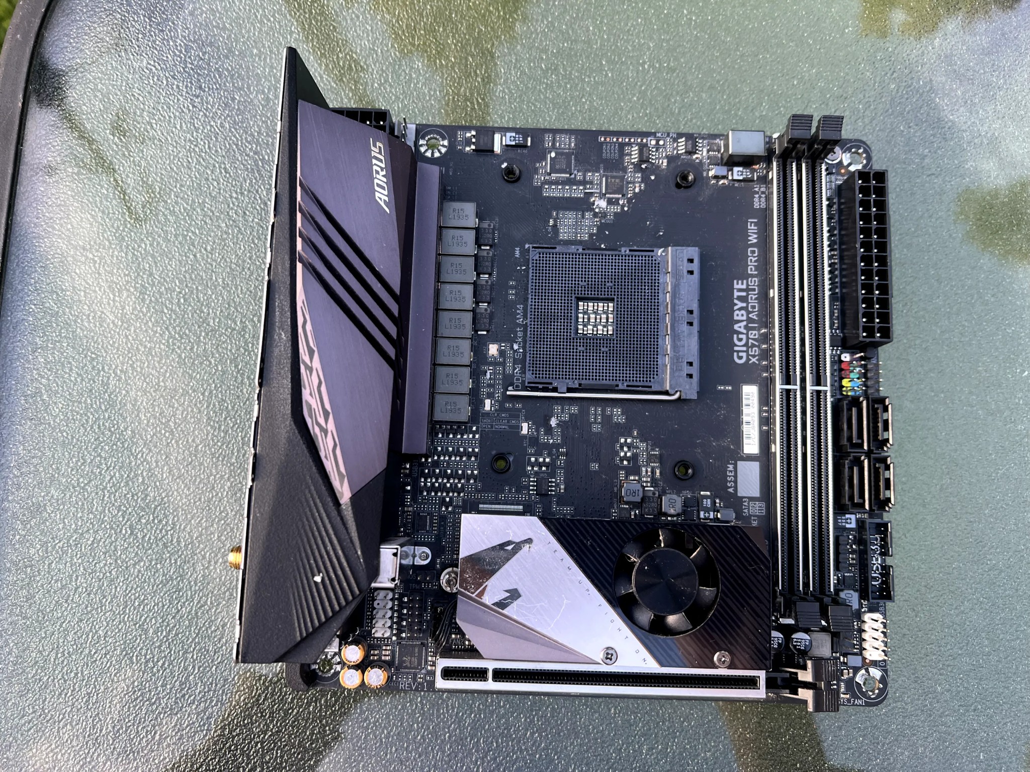 USED GIGABYTE X570I AORUS PRO WIFI - READ