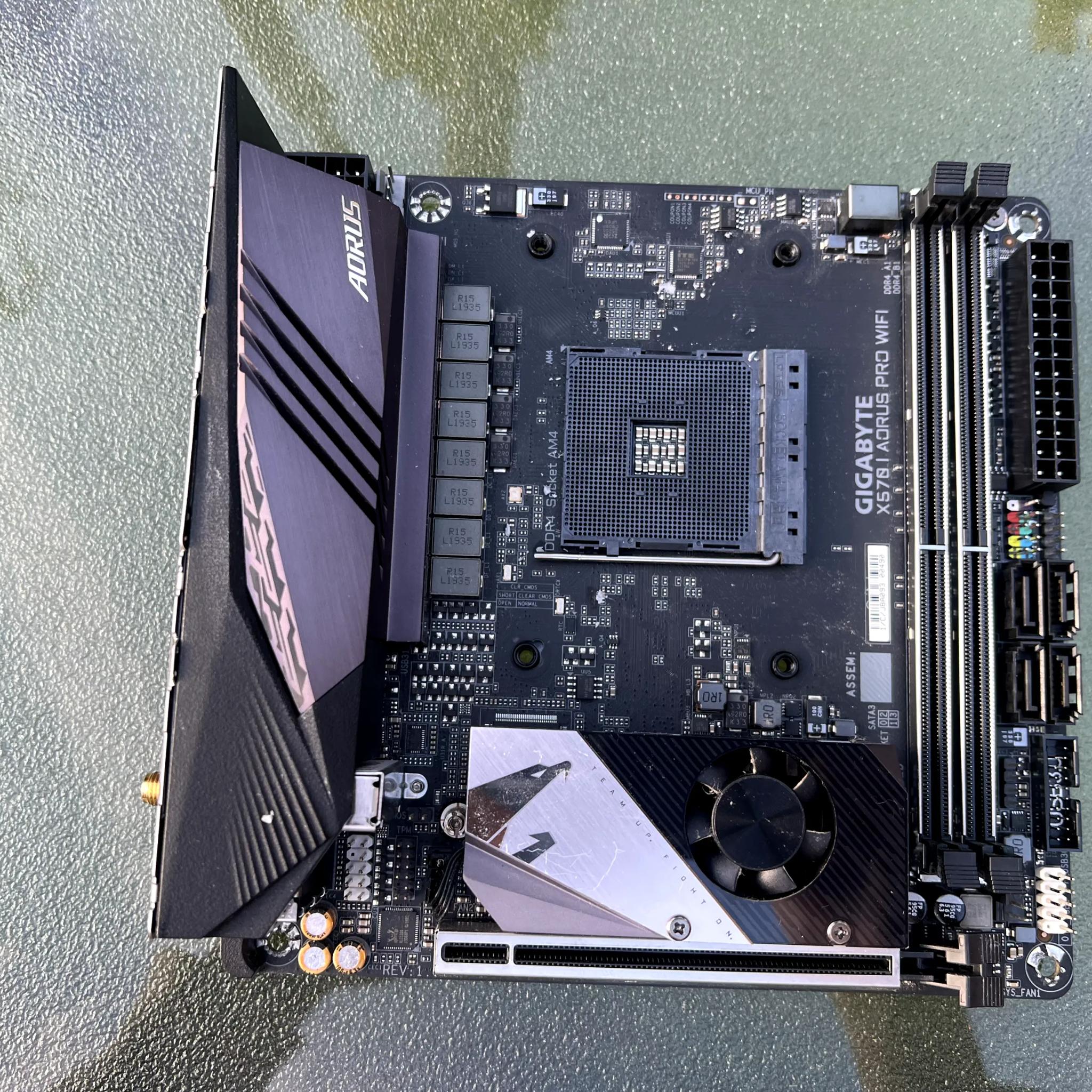 USED GIGABYTE X570I AORUS PRO WIFI - READ