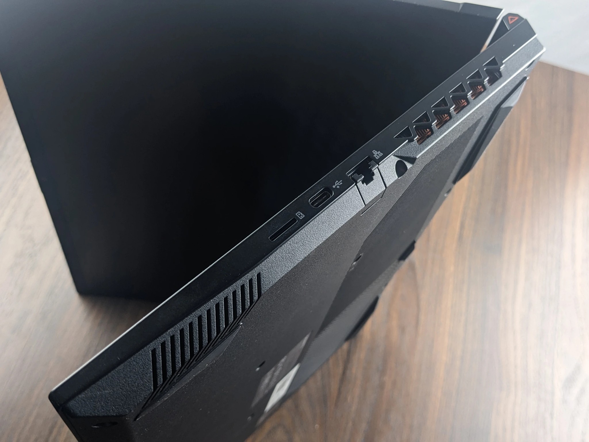 15.6" Gigabite G5 KF5" RTX 4060m, 12500H, 32GB ddr4 3200, 512GB Gen 4 NVMe. 144hz display
