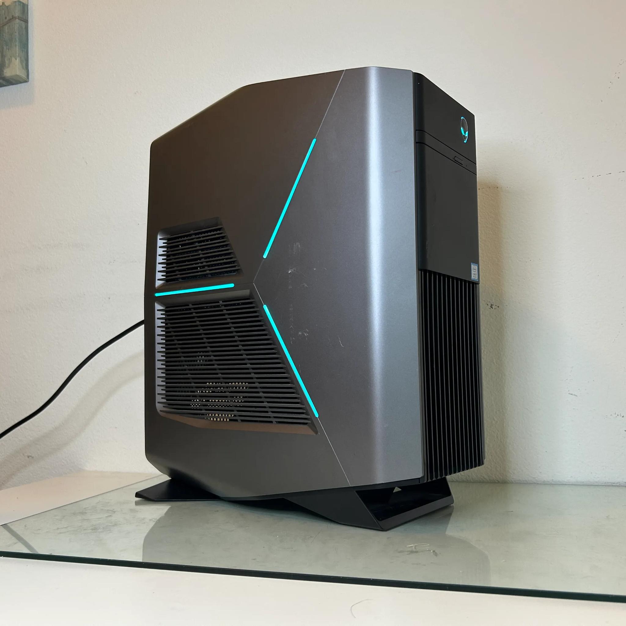 👽 i7 8700k / GTX 1080 / 32gb ddr4 / 500gb ssd+1tb hdd / ALIENWARE R7