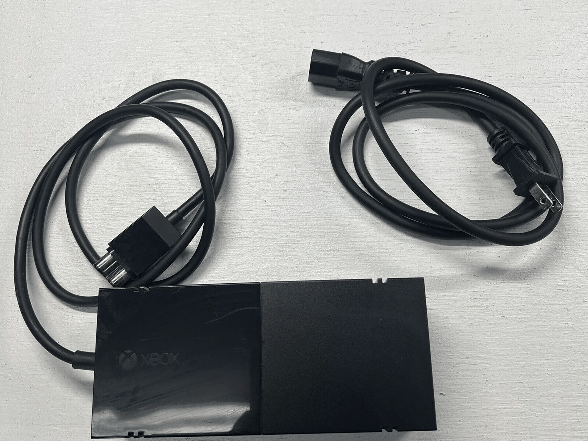 Microsoft Xbox One with Kinect 500GB Console Model 1540