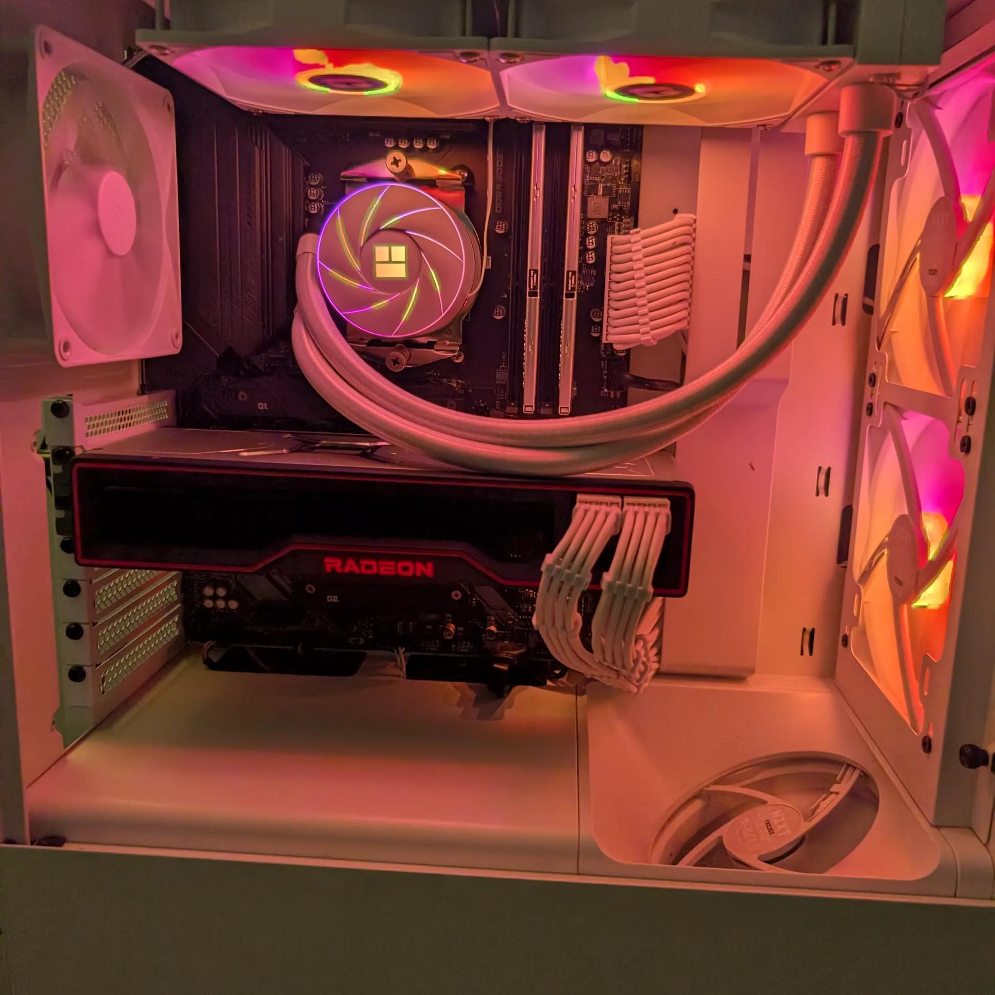 PC - RX 6800xt | Ryzen 7 5800xt | 32 GB DDR4 3600 | 1 TB NVME | Liquid Cooled