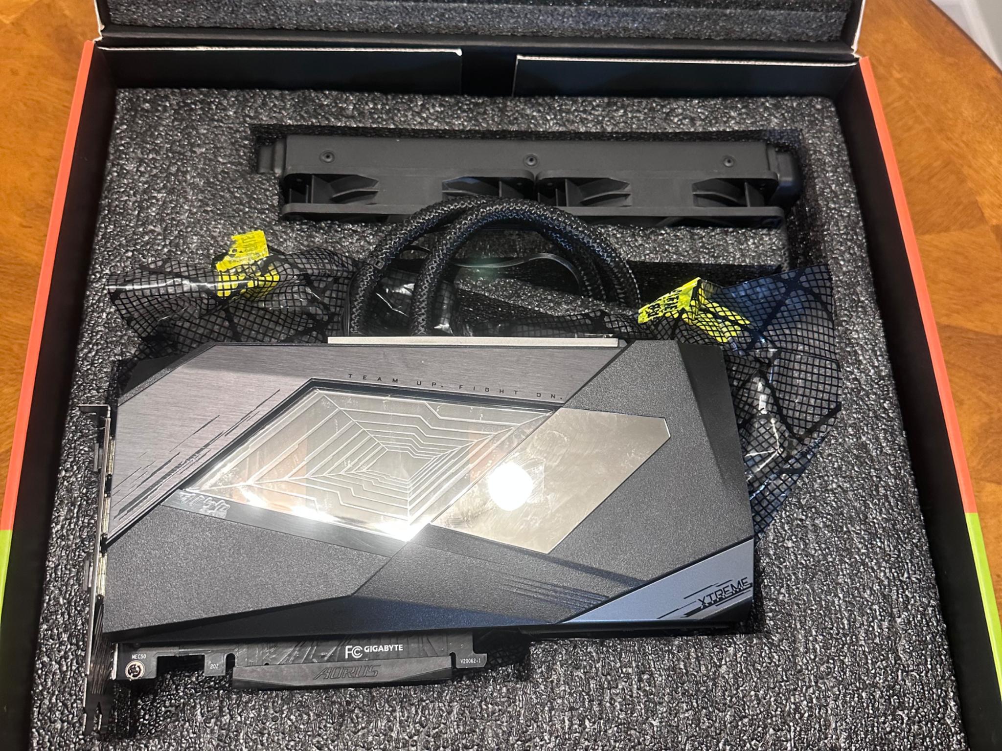 🔥On Sale!🔥 Gigabyte AORUS GeForce RTX™ 3090 XTREME WATERFORCE 24G