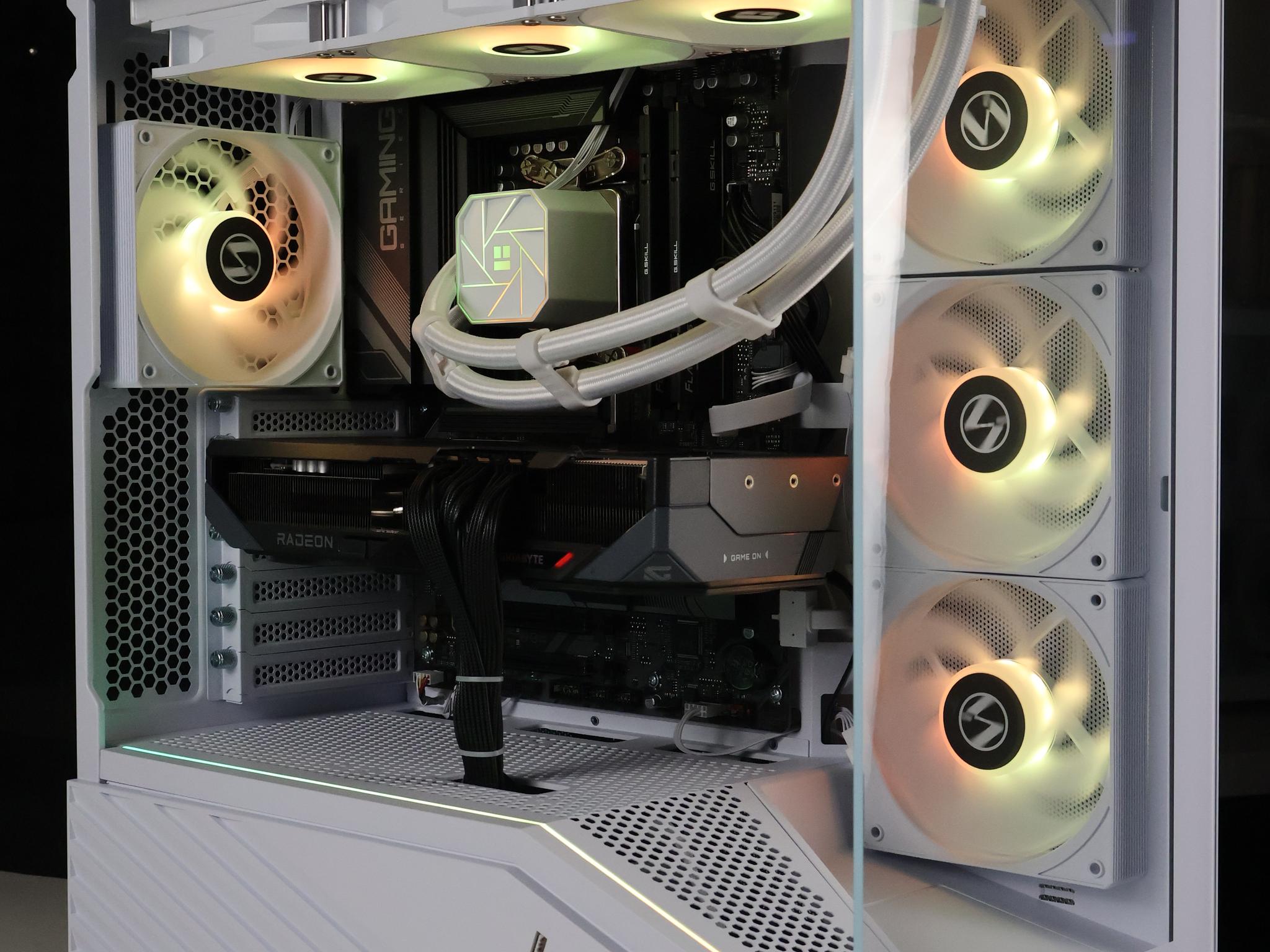 ⚪ Ryzen 7 9700X/RX 9070XT 16GB Gaming/Streaming PC ⚪