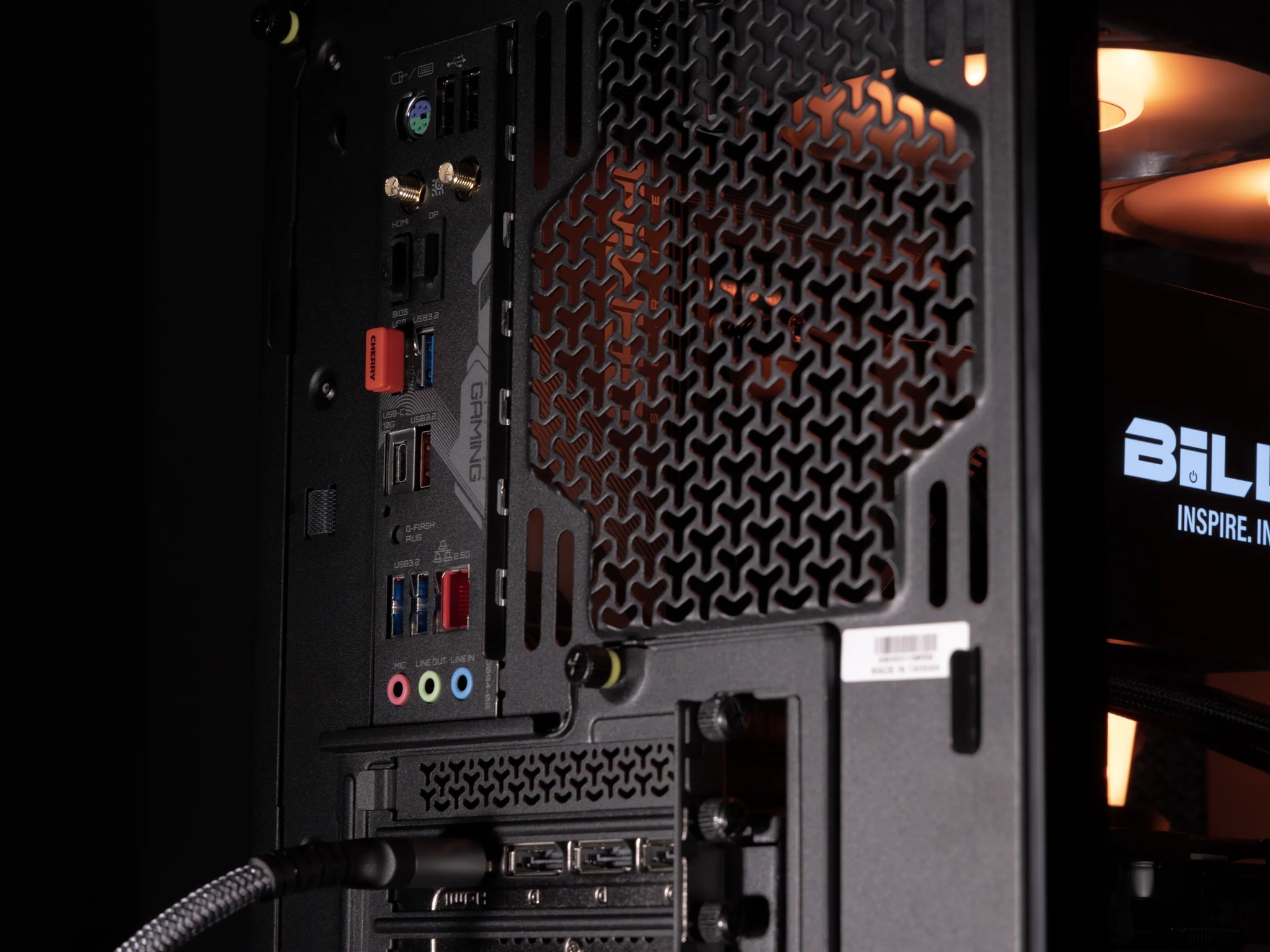 🔶 Zircon 🔶 RTX 5070Ti / AMD R7 9700X / 1TB NVME / 32GB DDR5 RAM / 360 AIO / Windows 11 Pro
