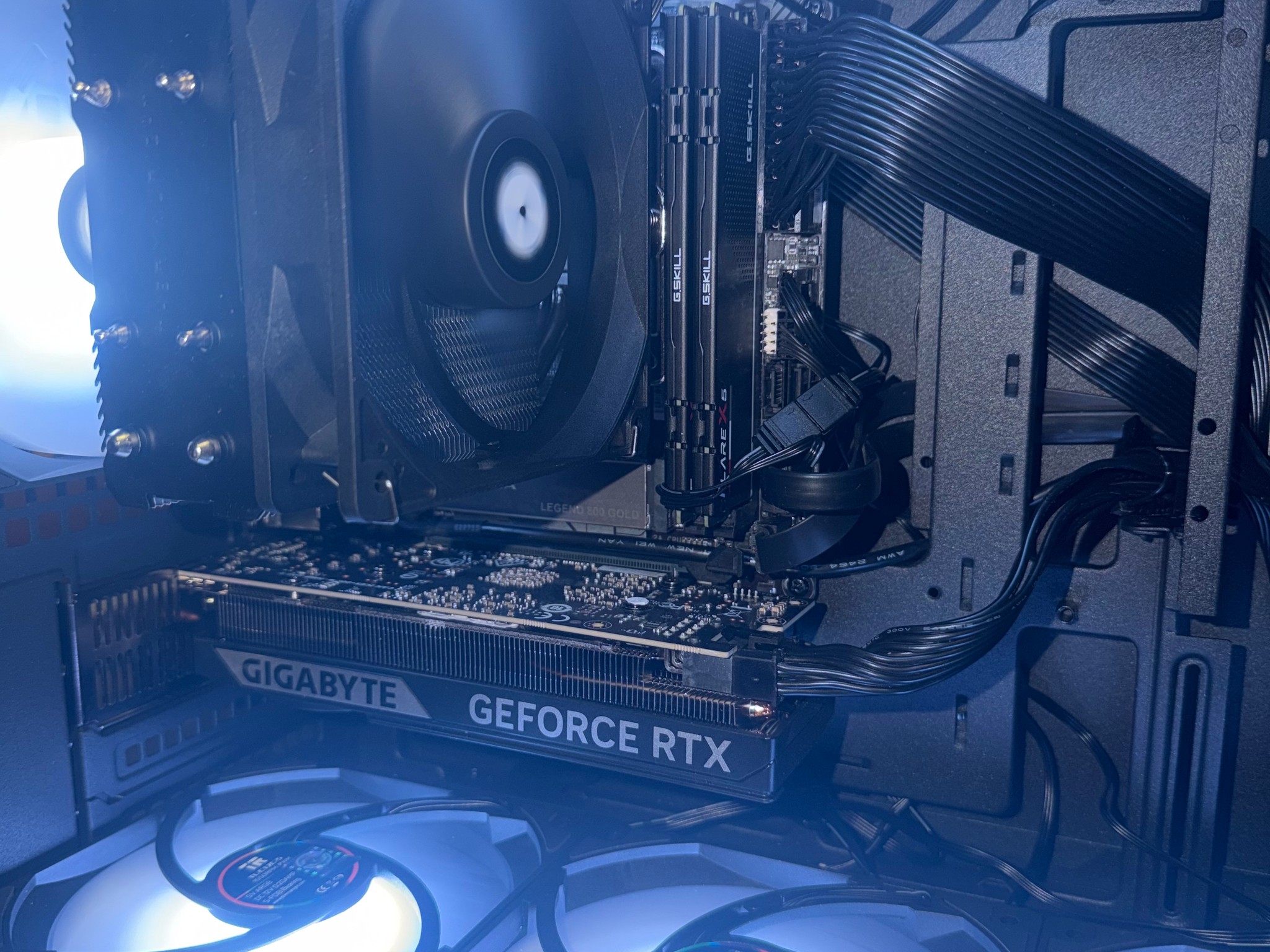 Beast / Ryzen 7600 / RTX 5060 / 32GB DDR5 / 2TB NVMe